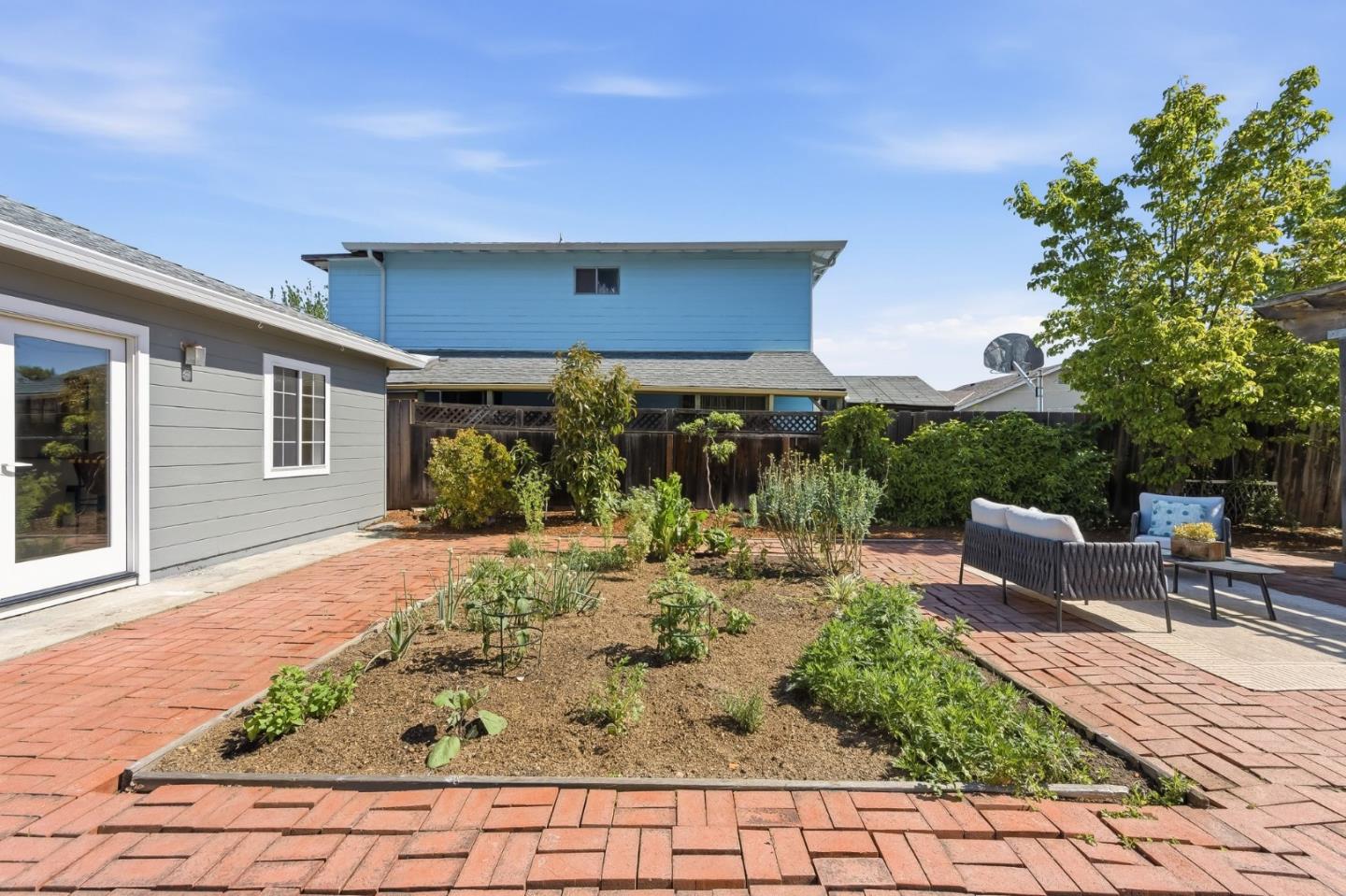 Detail Gallery Image 20 of 25 For 410 Wilton Ave, Palo Alto,  CA 94306 - 4 Beds | 2 Baths