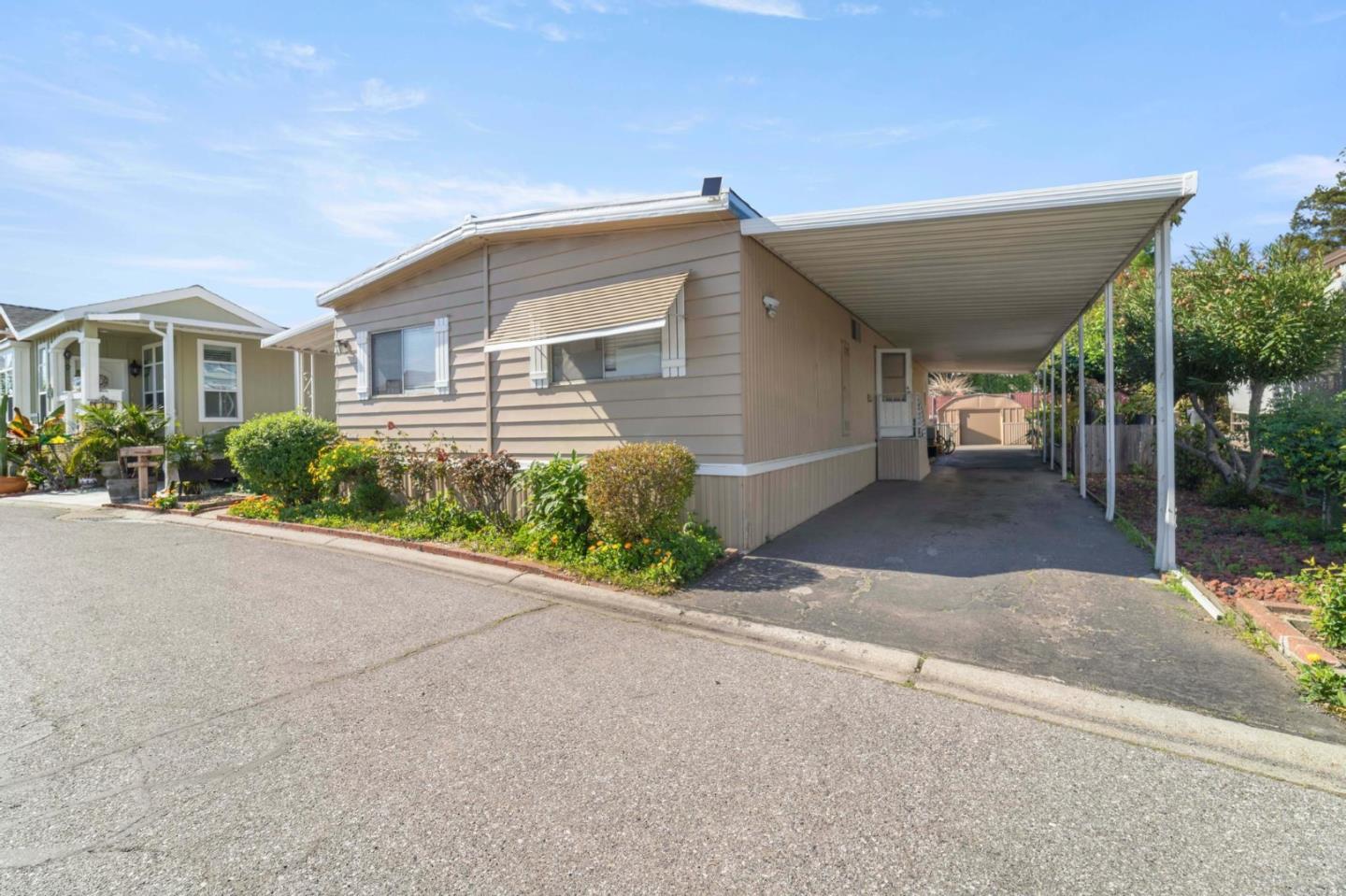 Detail Gallery Image 2 of 30 For 5450 Monterey Rd #157,  San Jose,  CA 95111 - 3 Beds | 2 Baths