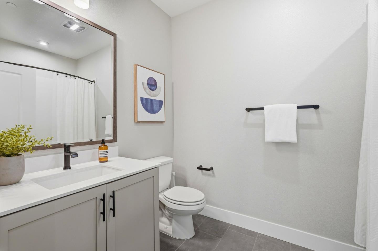 Detail Gallery Image 22 of 53 For 560 Saint Remi Ter #1,  Sunnyvale,  CA 94085 - 3 Beds | 3/1 Baths