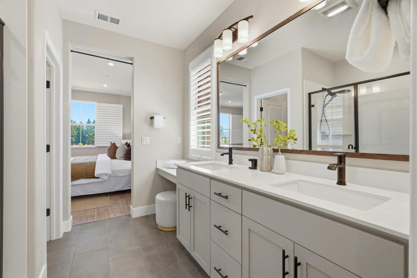 Detail Gallery Image 28 of 53 For 560 Saint Remi Ter #1,  Sunnyvale,  CA 94085 - 3 Beds | 3/1 Baths