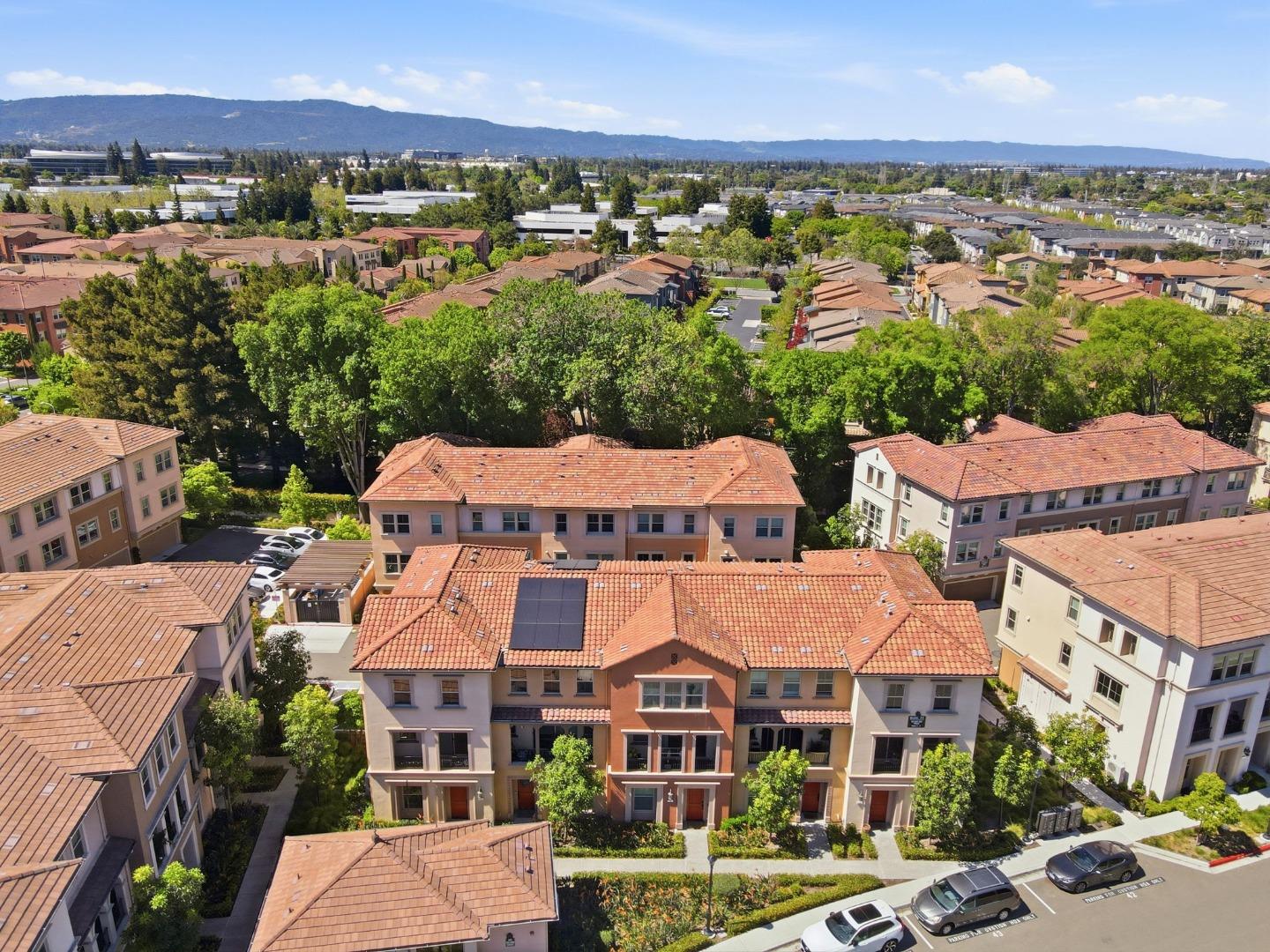 Detail Gallery Image 37 of 53 For 560 Saint Remi Ter #1,  Sunnyvale,  CA 94085 - 3 Beds | 3/1 Baths