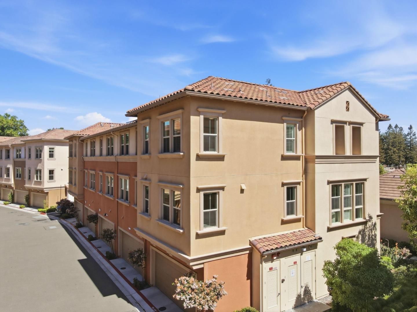 Detail Gallery Image 48 of 53 For 560 Saint Remi Ter #1,  Sunnyvale,  CA 94085 - 3 Beds | 3/1 Baths