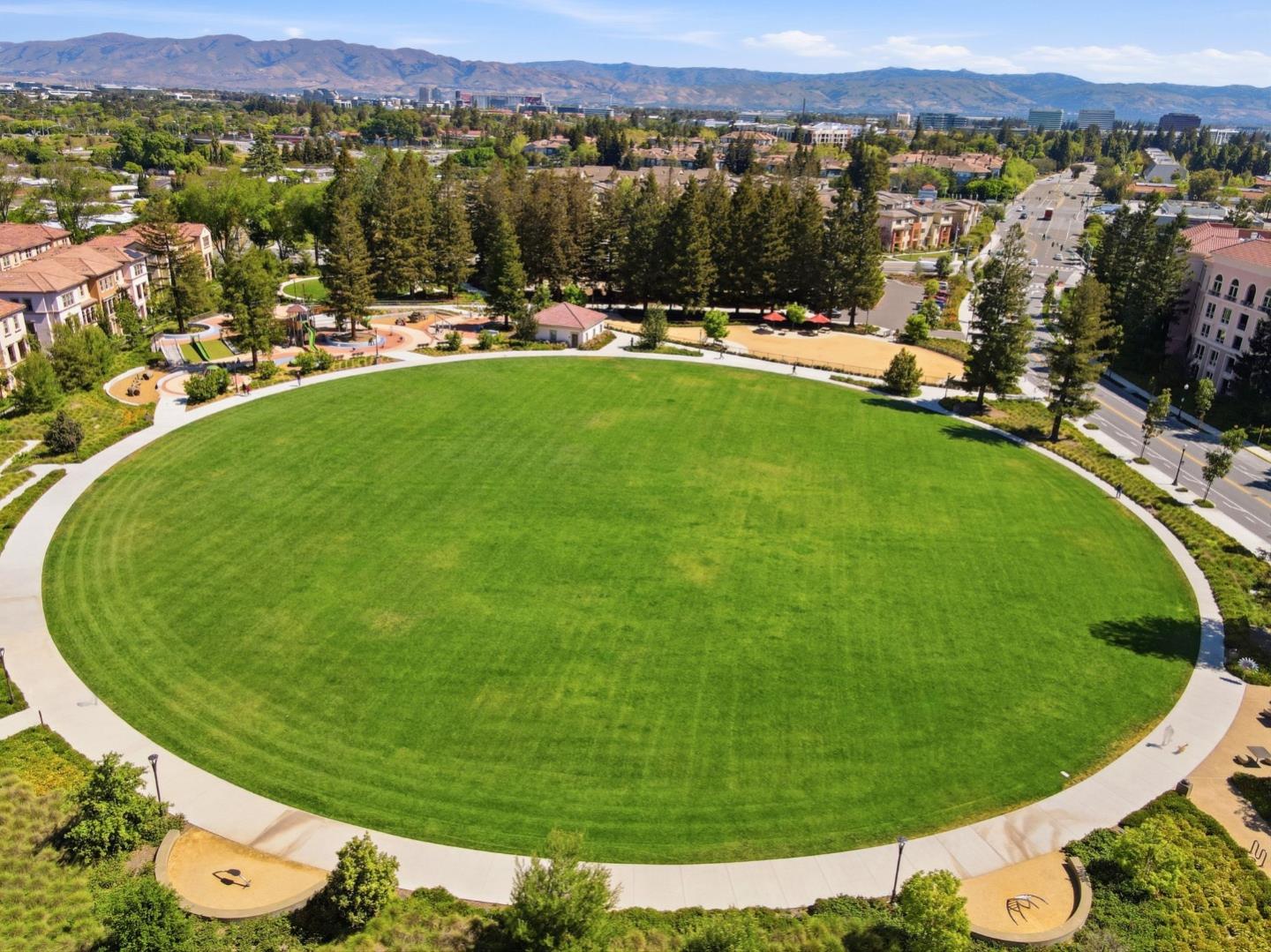 Detail Gallery Image 49 of 53 For 560 Saint Remi Ter #1,  Sunnyvale,  CA 94085 - 3 Beds | 3/1 Baths