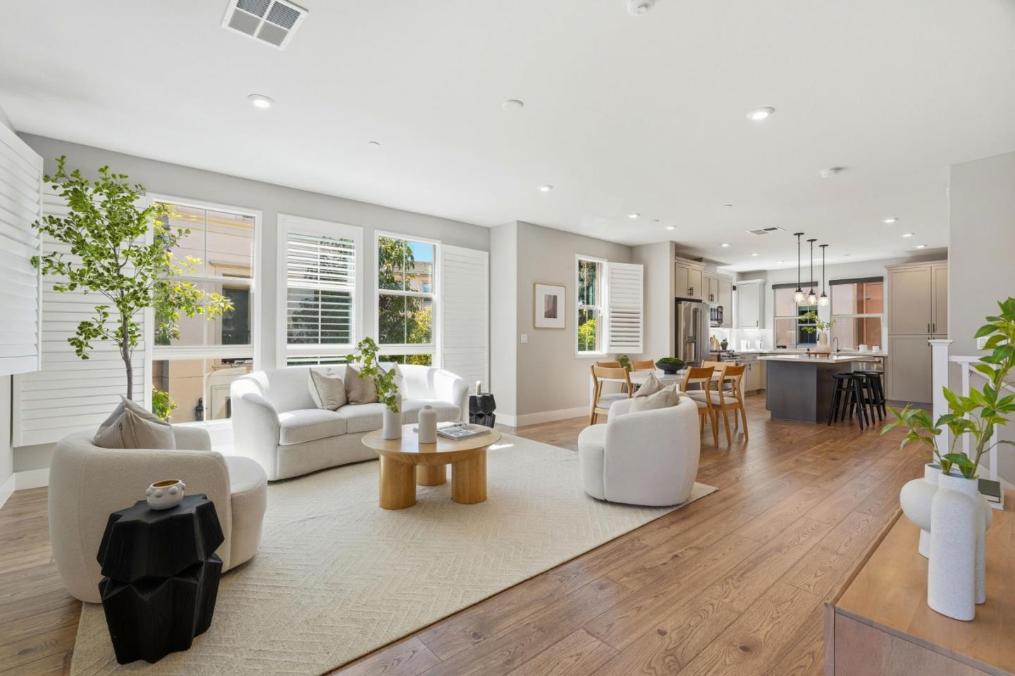 Detail Gallery Image 5 of 53 For 560 Saint Remi Ter #1,  Sunnyvale,  CA 94085 - 3 Beds | 3/1 Baths