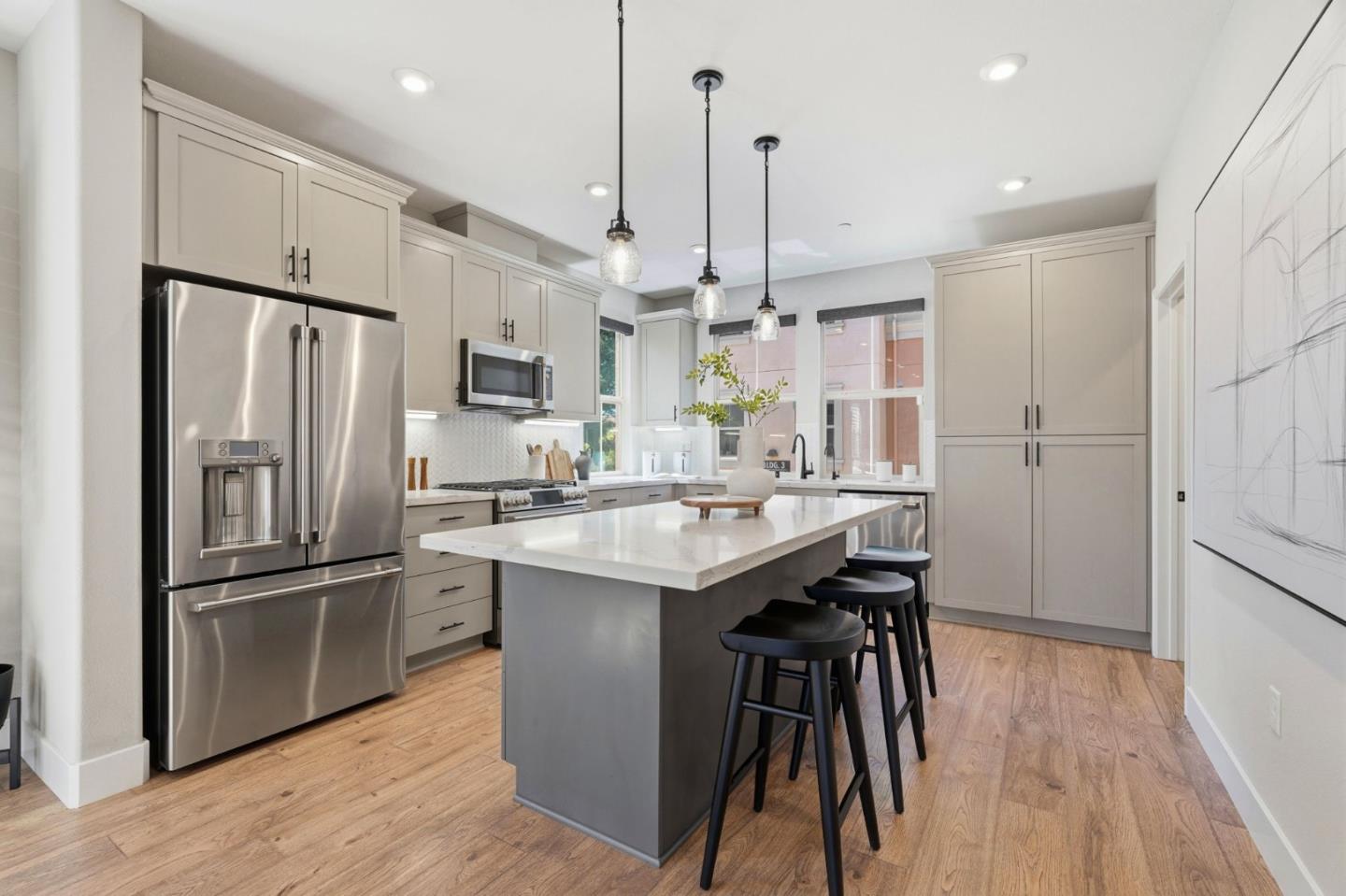 Detail Gallery Image 7 of 53 For 560 Saint Remi Ter #1,  Sunnyvale,  CA 94085 - 3 Beds | 3/1 Baths