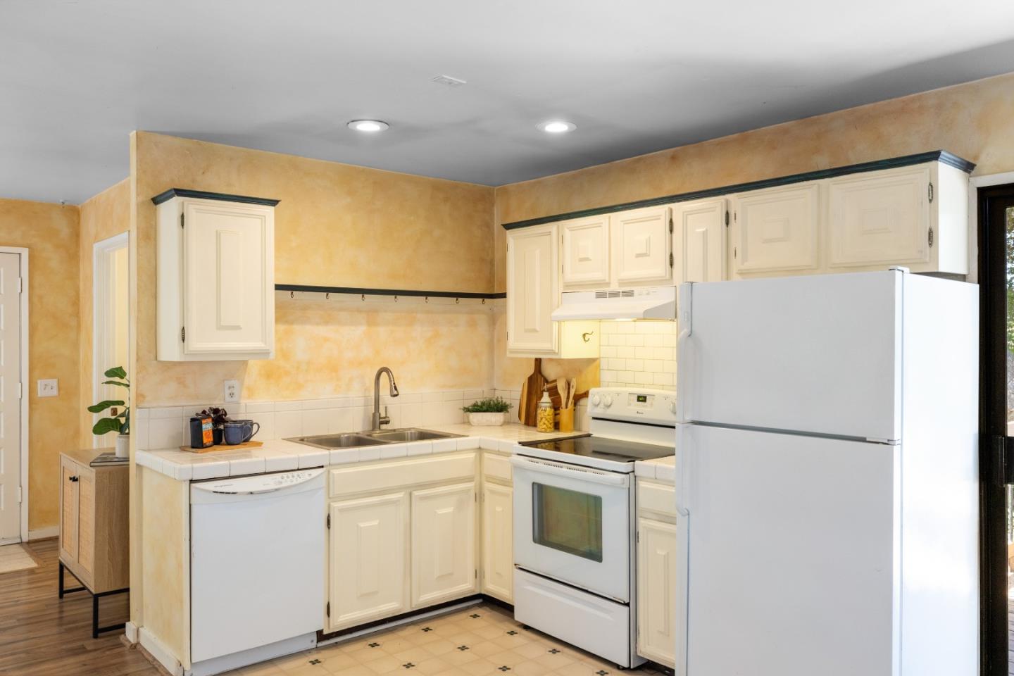 Detail Gallery Image 19 of 28 For 27460 Loma Del Rey, Carmel Valley,  CA 93923 - 4 Beds | 3 Baths