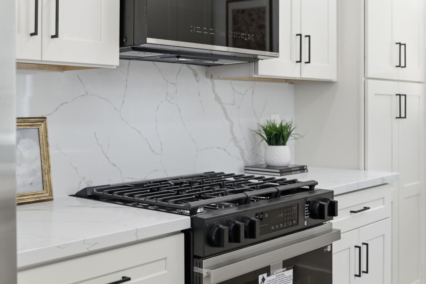 Detail Gallery Image 16 of 28 For 577 Green Manor Ct, Palo Alto,  CA 94301 - 2 Beds | 1 Baths