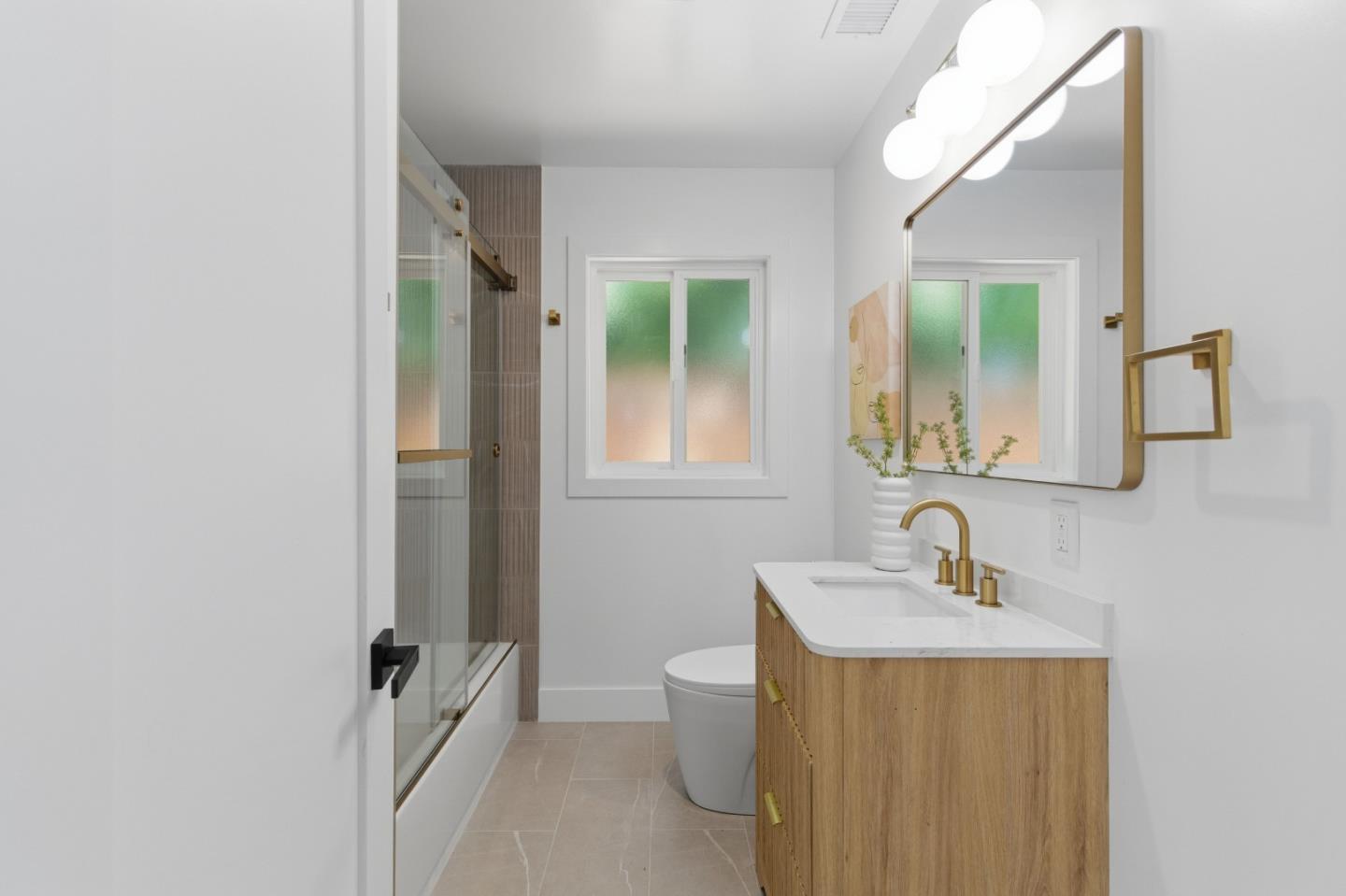 Detail Gallery Image 19 of 28 For 577 Green Manor Ct, Palo Alto,  CA 94301 - 2 Beds | 1 Baths