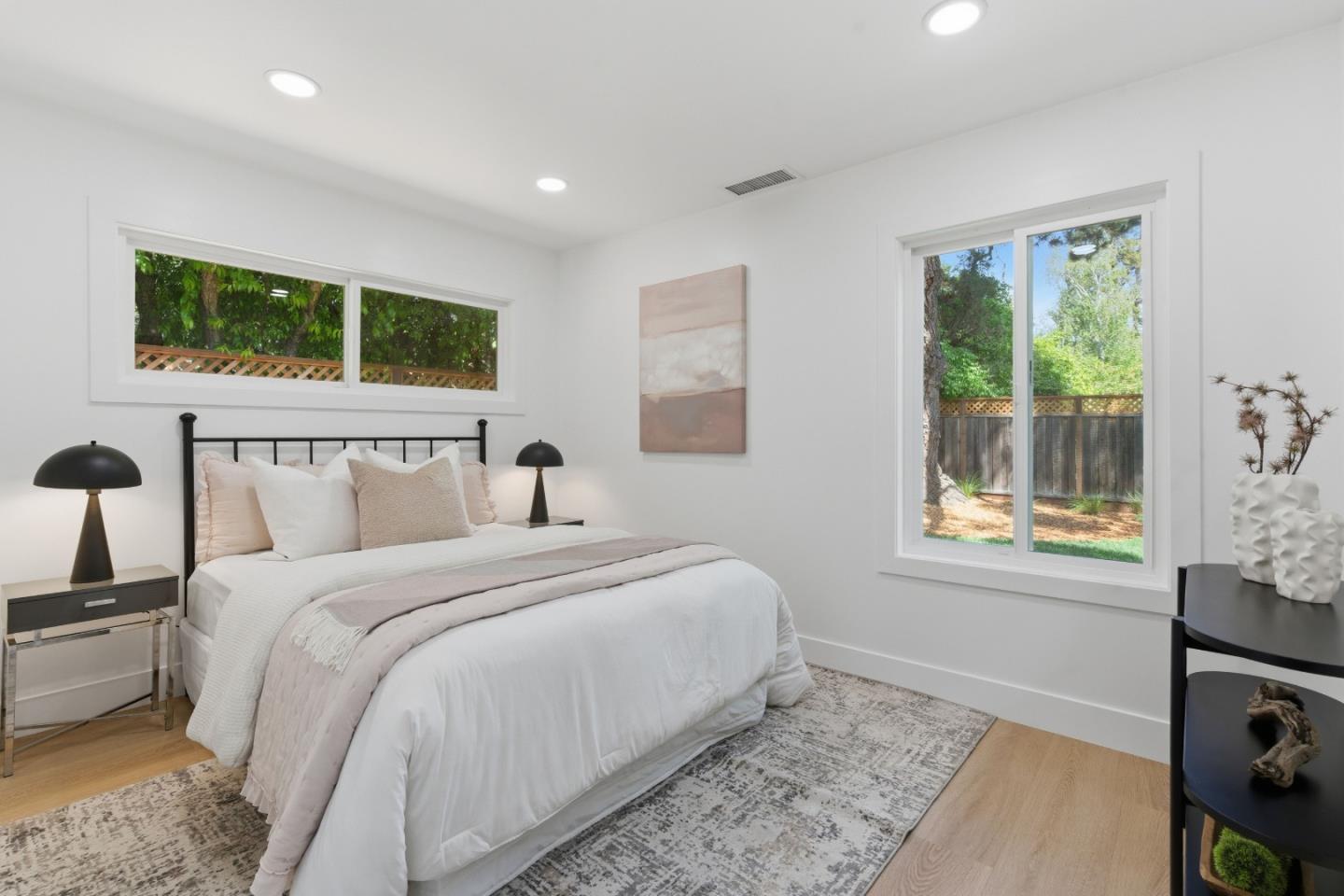 Detail Gallery Image 20 of 28 For 577 Green Manor Ct, Palo Alto,  CA 94301 - 2 Beds | 1 Baths