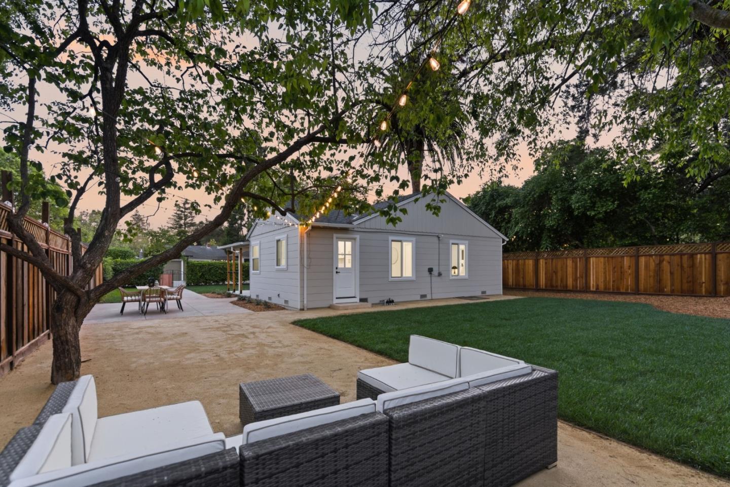 Detail Gallery Image 26 of 28 For 577 Green Manor Ct, Palo Alto,  CA 94301 - 2 Beds | 1 Baths