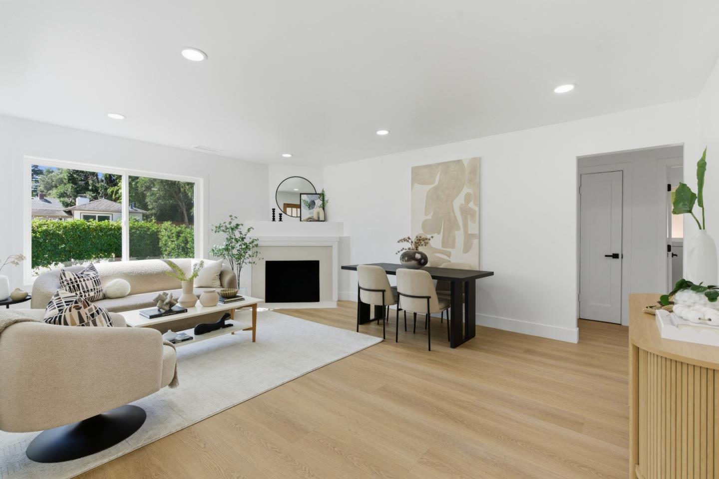 Detail Gallery Image 3 of 28 For 577 Green Manor Ct, Palo Alto,  CA 94301 - 2 Beds | 1 Baths