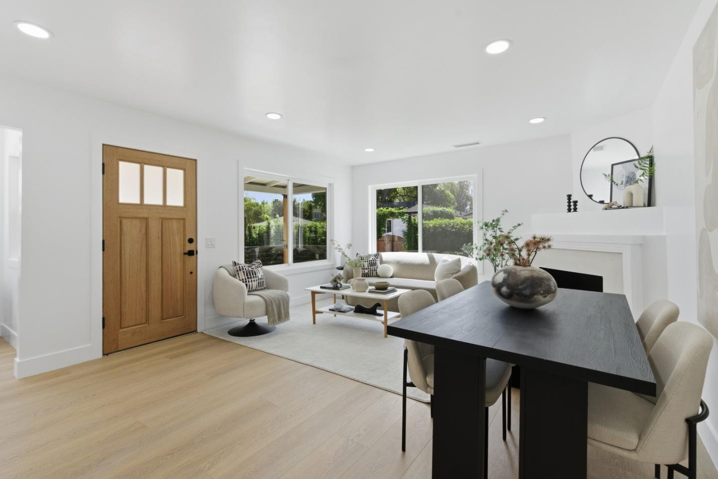 Detail Gallery Image 4 of 28 For 577 Green Manor Ct, Palo Alto,  CA 94301 - 2 Beds | 1 Baths