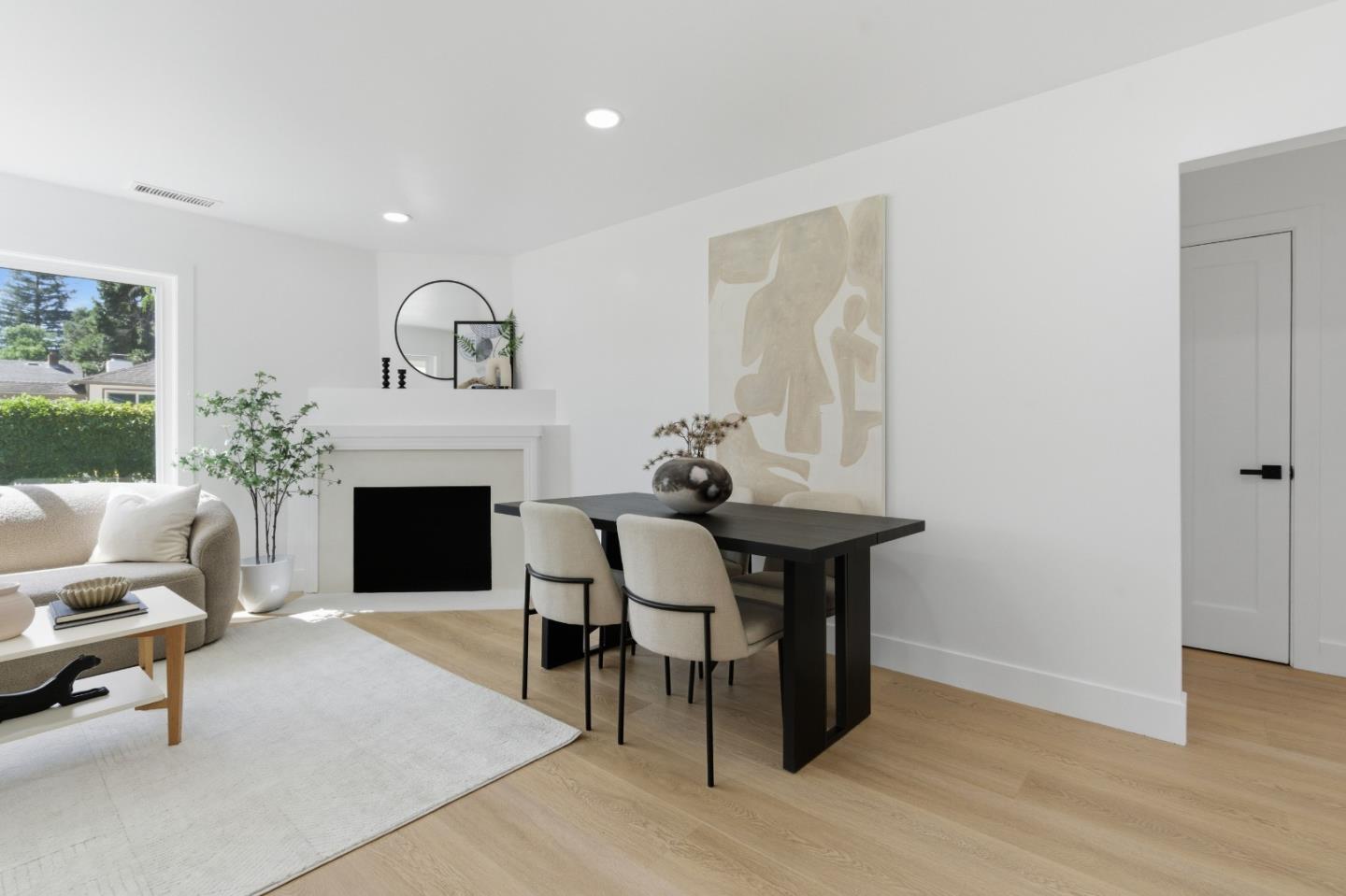 Detail Gallery Image 5 of 28 For 577 Green Manor Ct, Palo Alto,  CA 94301 - 2 Beds | 1 Baths