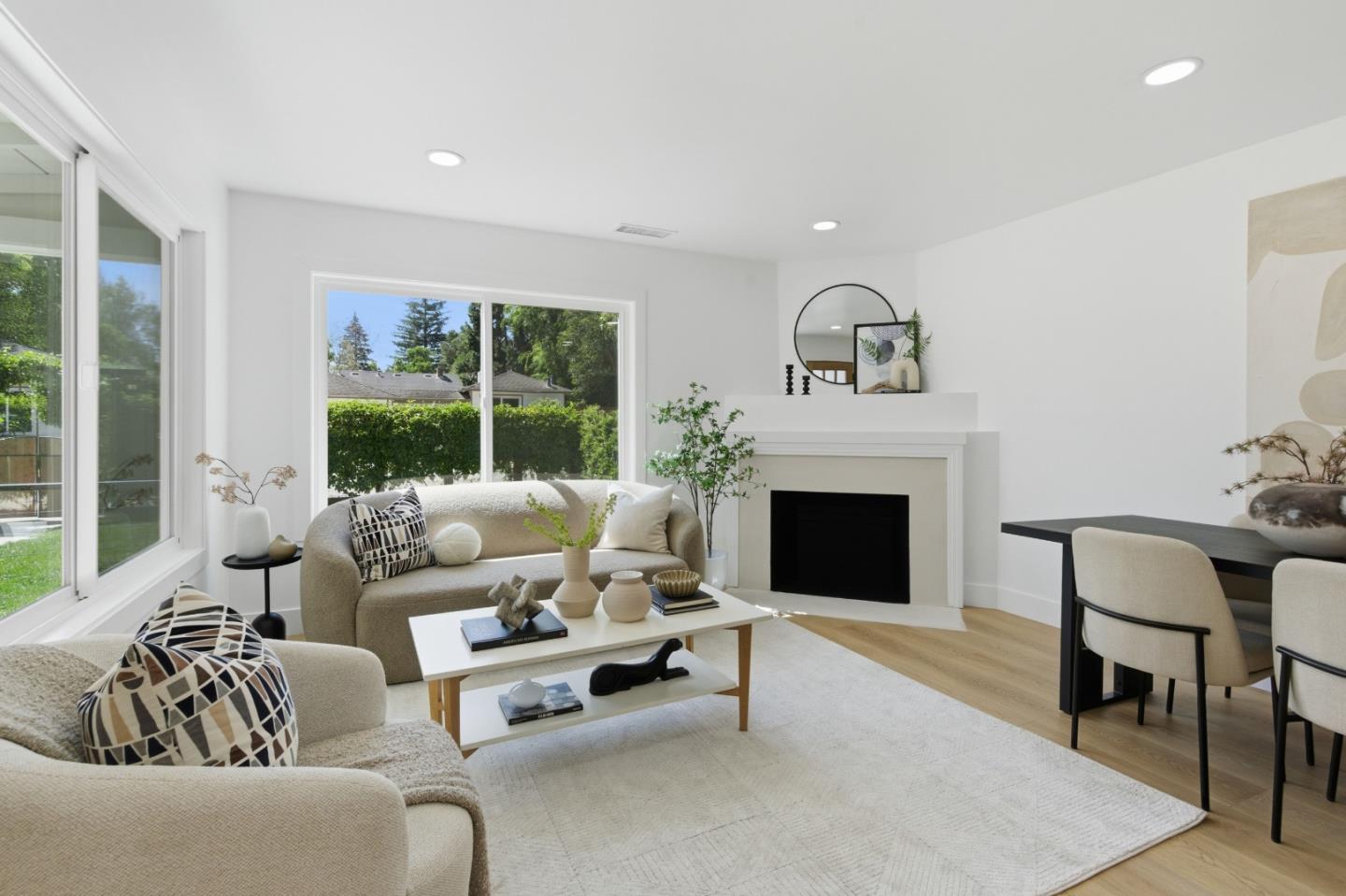 Detail Gallery Image 6 of 28 For 577 Green Manor Ct, Palo Alto,  CA 94301 - 2 Beds | 1 Baths