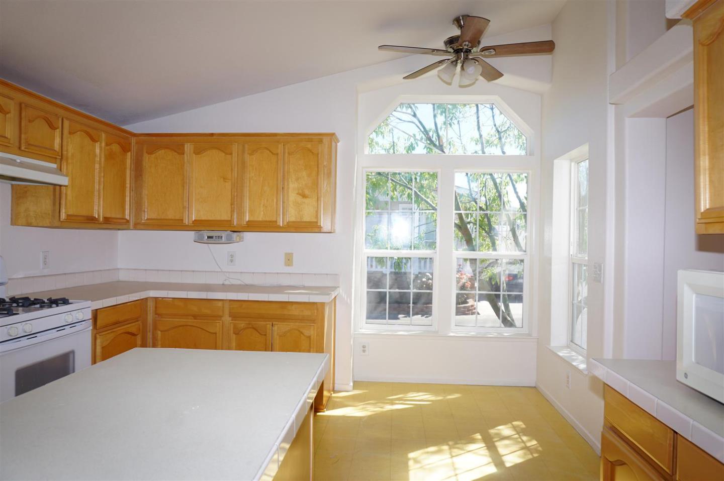 Detail Gallery Image 13 of 43 For 1225 Vienna Dr #114,  Sunnyvale,  CA 94089 - 3 Beds | 2 Baths