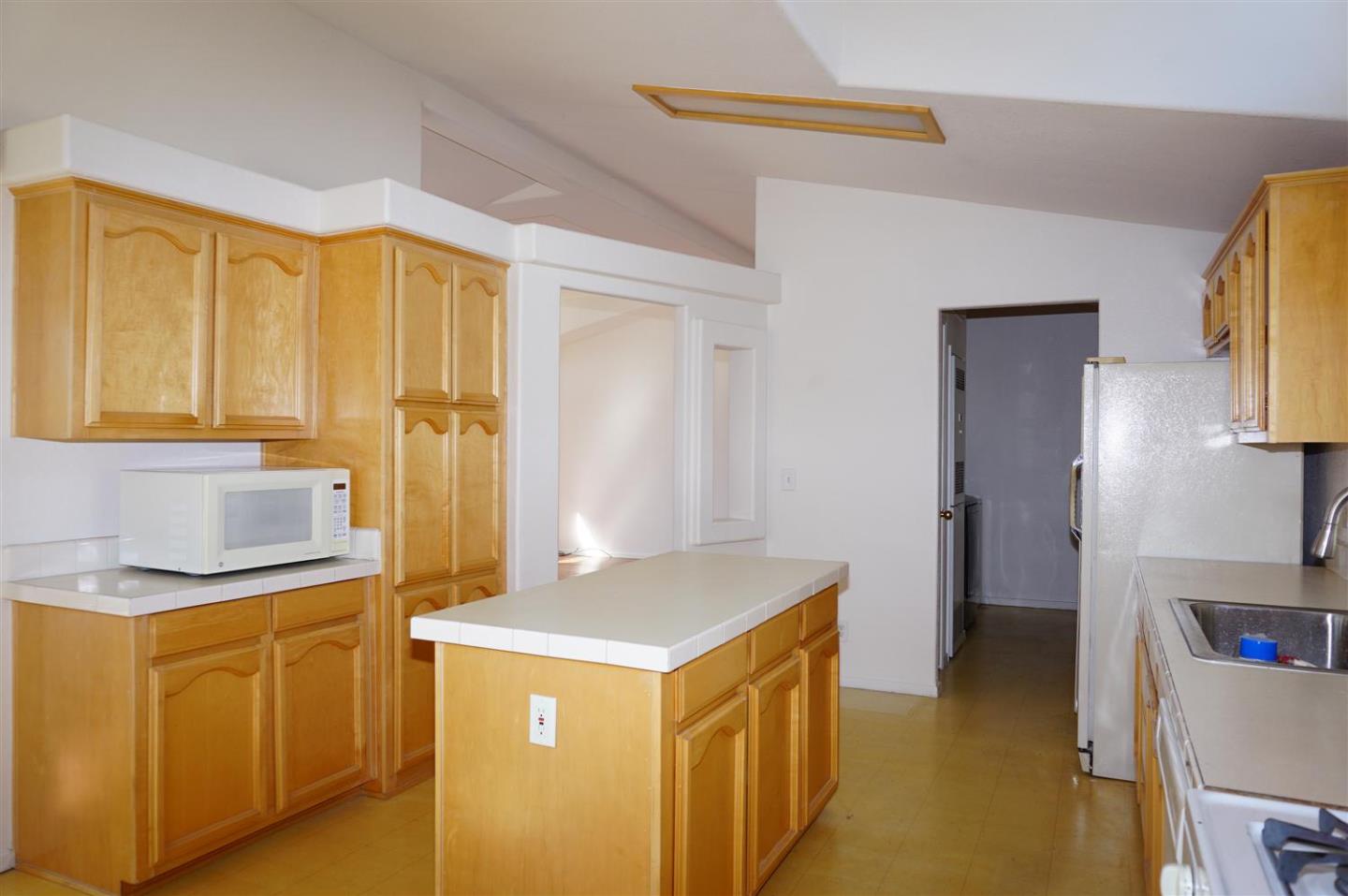 Detail Gallery Image 15 of 43 For 1225 Vienna Dr #114,  Sunnyvale,  CA 94089 - 3 Beds | 2 Baths