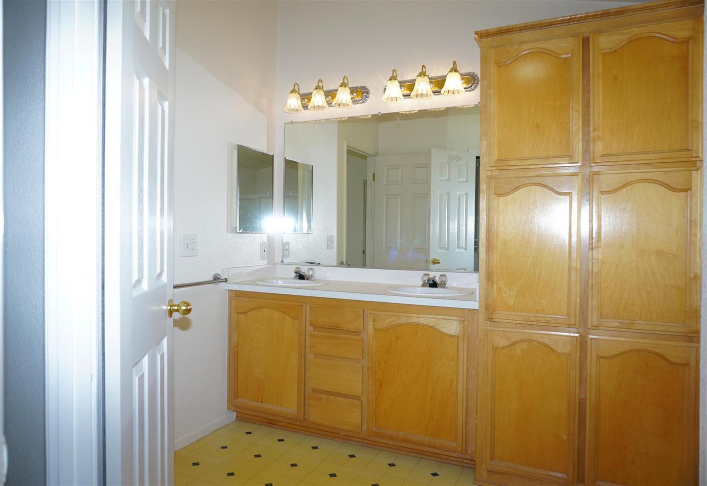 Detail Gallery Image 22 of 43 For 1225 Vienna Dr #114,  Sunnyvale,  CA 94089 - 3 Beds | 2 Baths