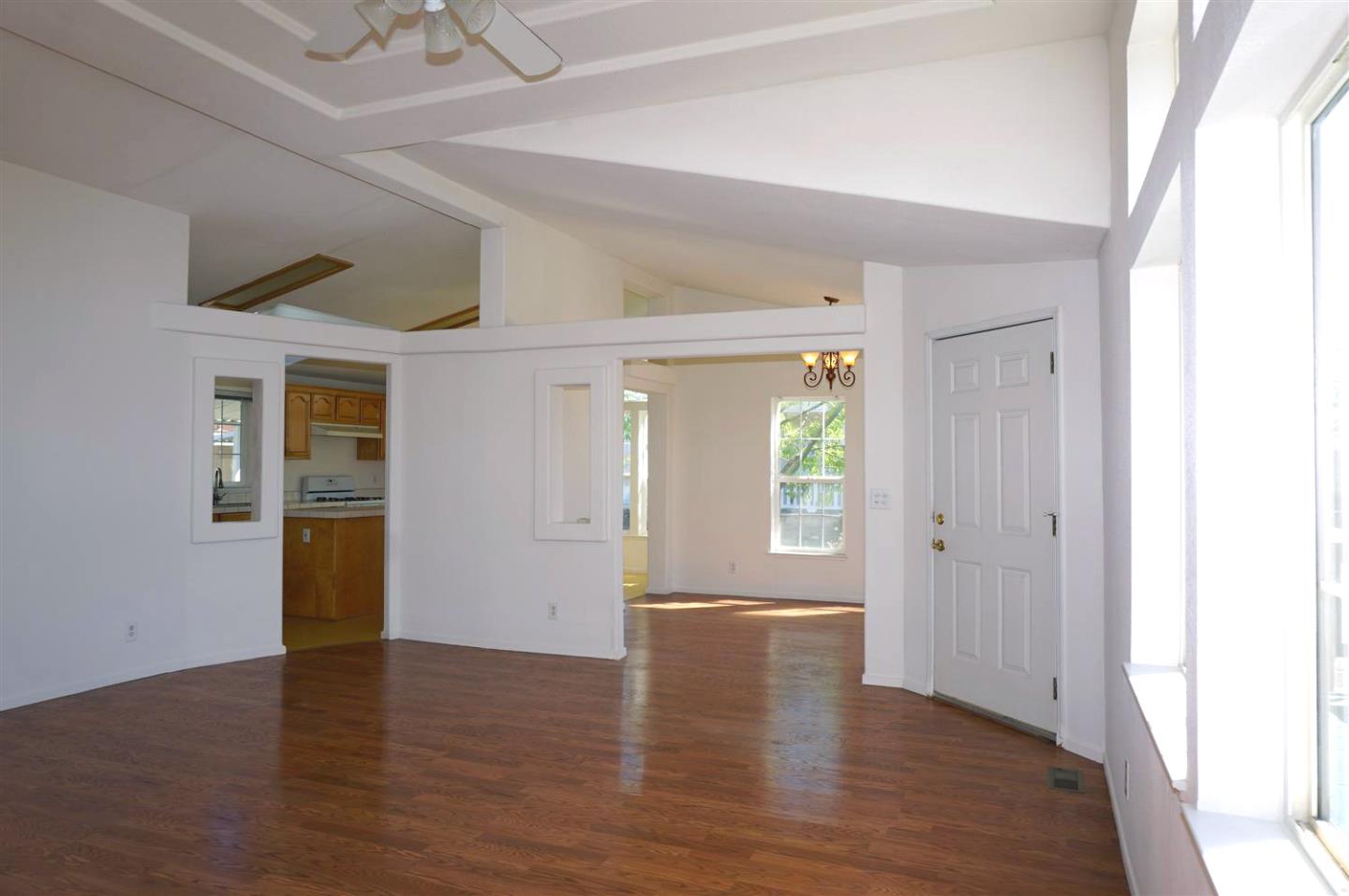 Detail Gallery Image 6 of 43 For 1225 Vienna Dr #114,  Sunnyvale,  CA 94089 - 3 Beds | 2 Baths