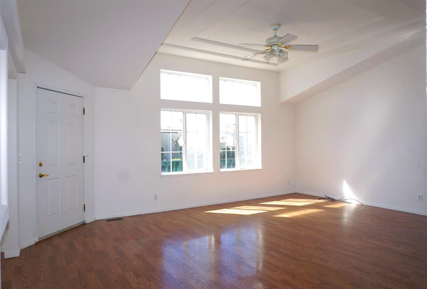 Detail Gallery Image 8 of 43 For 1225 Vienna Dr #114,  Sunnyvale,  CA 94089 - 3 Beds | 2 Baths