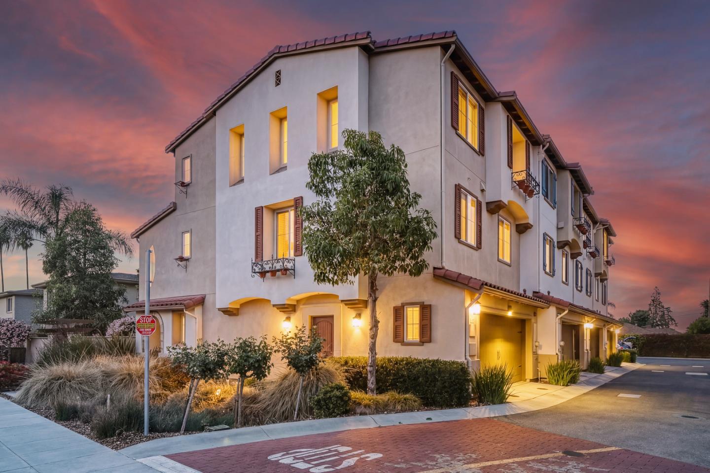 Detail Gallery Image 19 of 21 For 505 San Augusto Ter, Sunnyvale,  CA 94085 - 4 Beds | 3/1 Baths