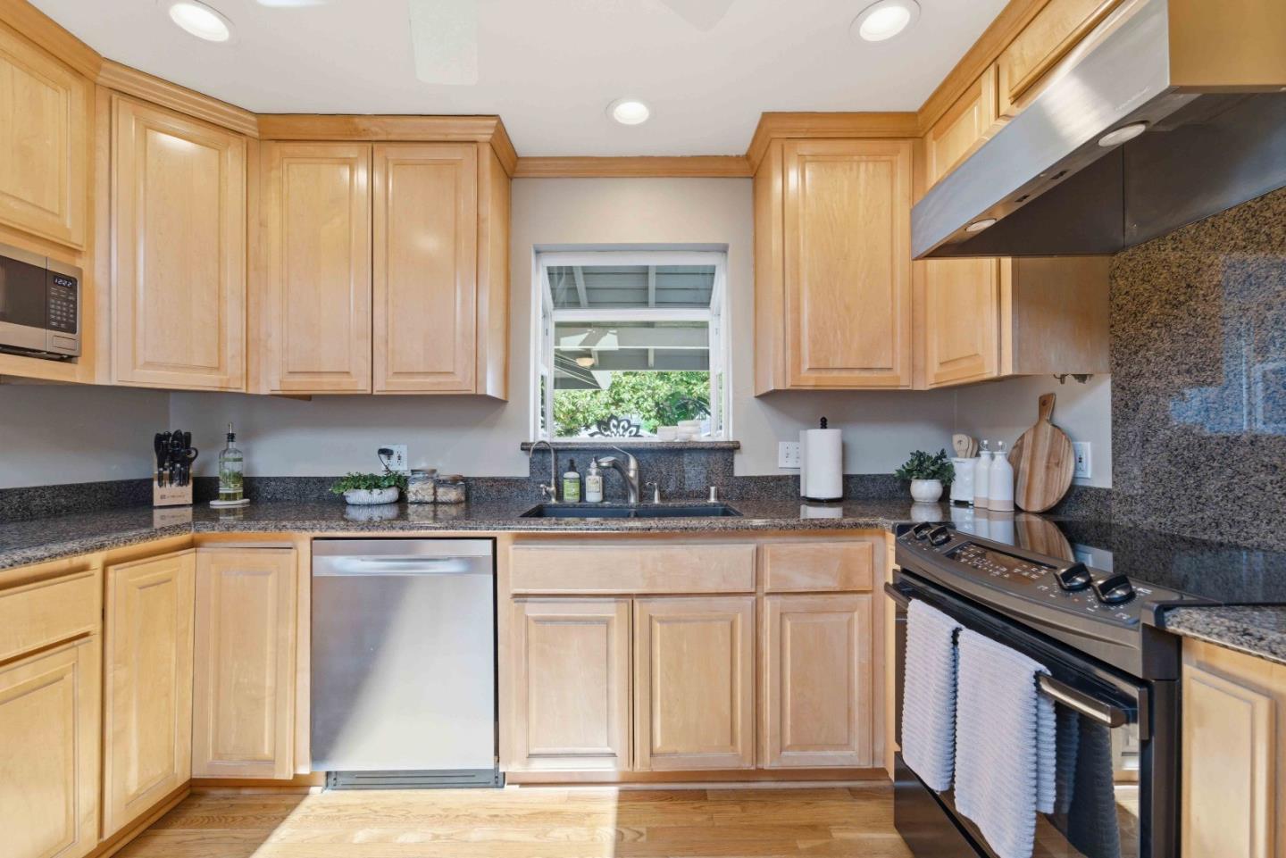 Detail Gallery Image 13 of 36 For 1368 Bouret, San Jose,  CA 95118 - 4 Beds | 2 Baths