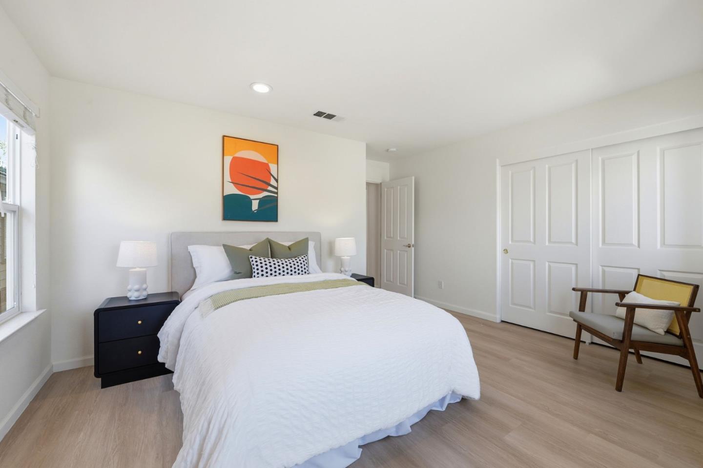 Detail Gallery Image 16 of 41 For 950 Mouton Cir, East Palo Alto,  CA 94303 - 4 Beds | 2/1 Baths
