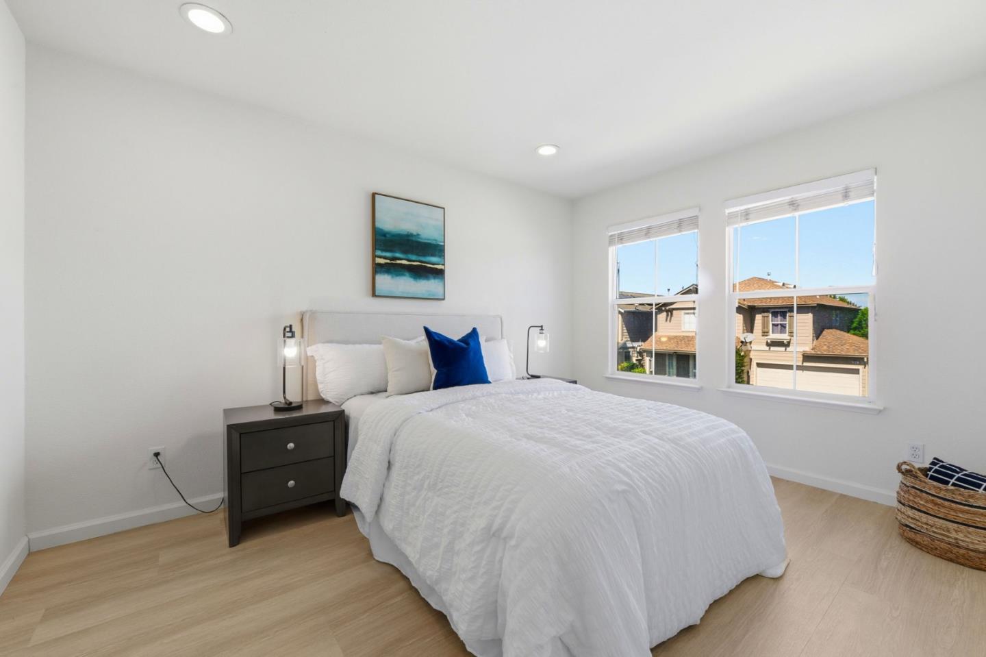 Detail Gallery Image 18 of 41 For 950 Mouton Cir, East Palo Alto,  CA 94303 - 4 Beds | 2/1 Baths