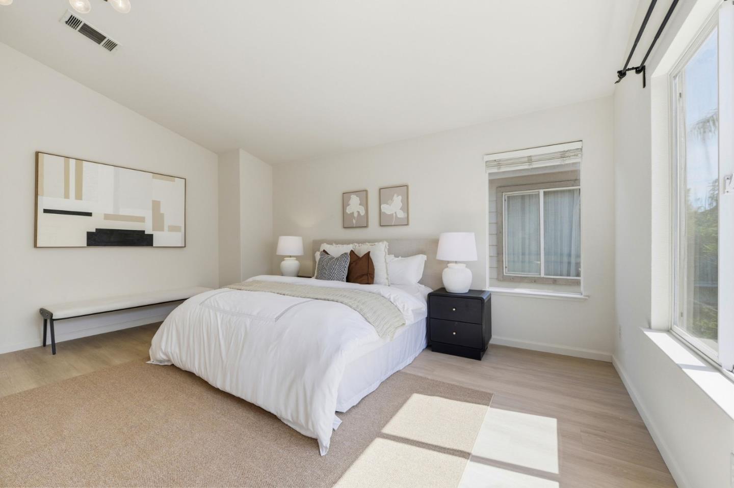 Detail Gallery Image 21 of 41 For 950 Mouton Cir, East Palo Alto,  CA 94303 - 4 Beds | 2/1 Baths