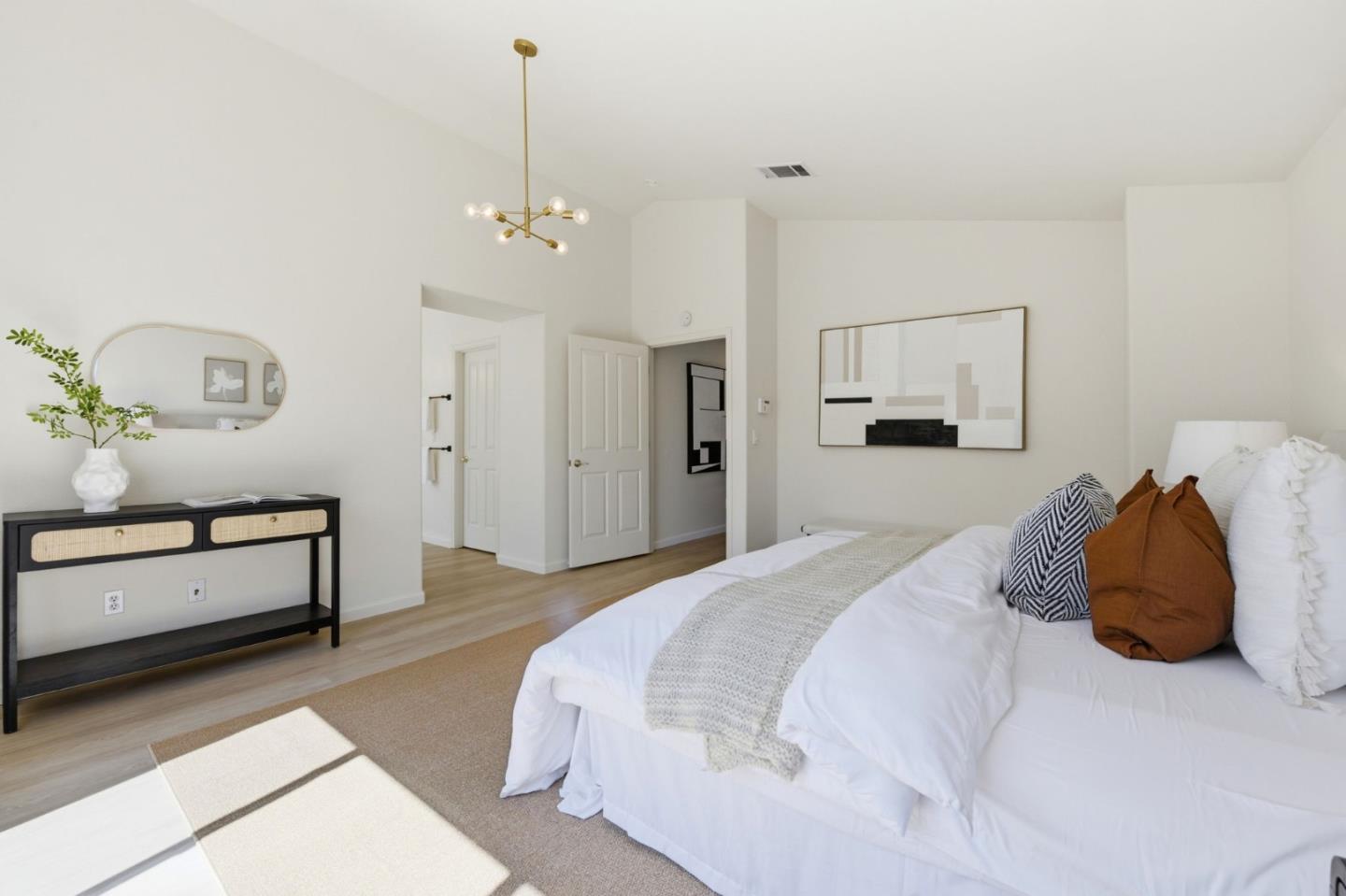 Detail Gallery Image 22 of 41 For 950 Mouton Cir, East Palo Alto,  CA 94303 - 4 Beds | 2/1 Baths
