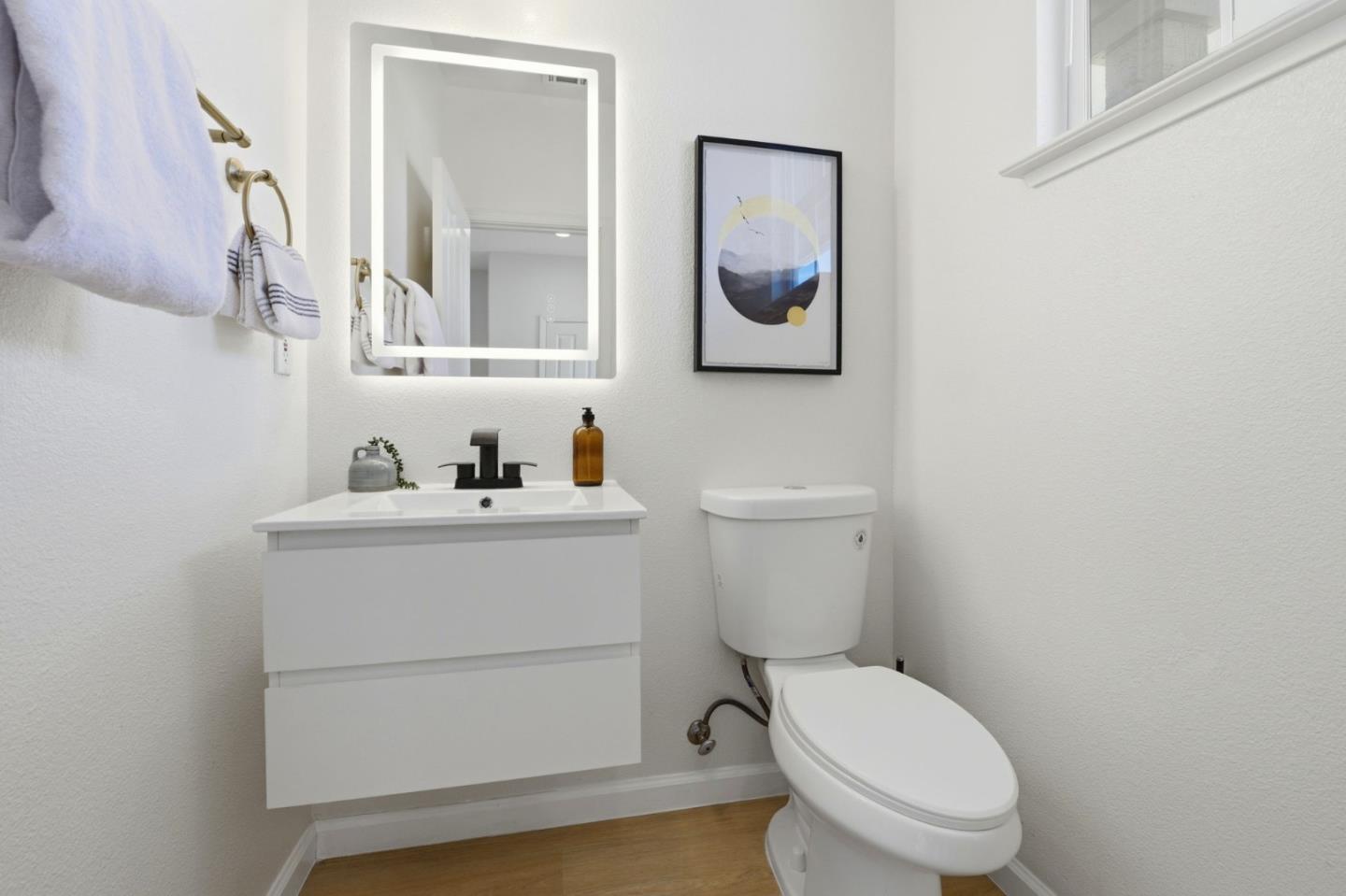 Detail Gallery Image 28 of 41 For 950 Mouton Cir, East Palo Alto,  CA 94303 - 4 Beds | 2/1 Baths