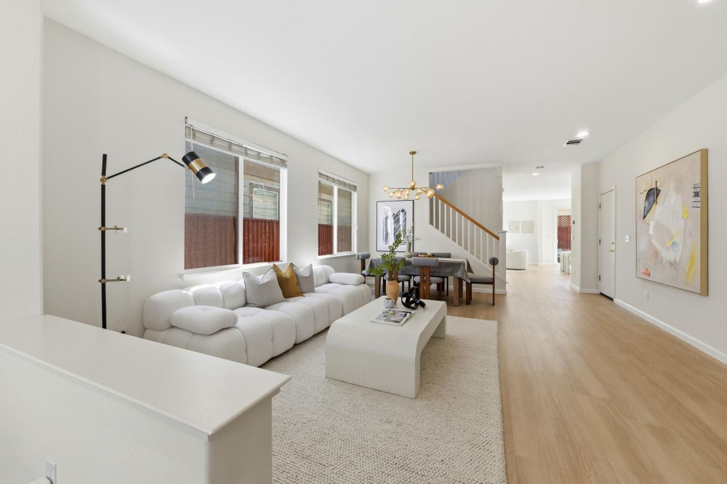 Detail Gallery Image 3 of 41 For 950 Mouton Cir, East Palo Alto,  CA 94303 - 4 Beds | 2/1 Baths