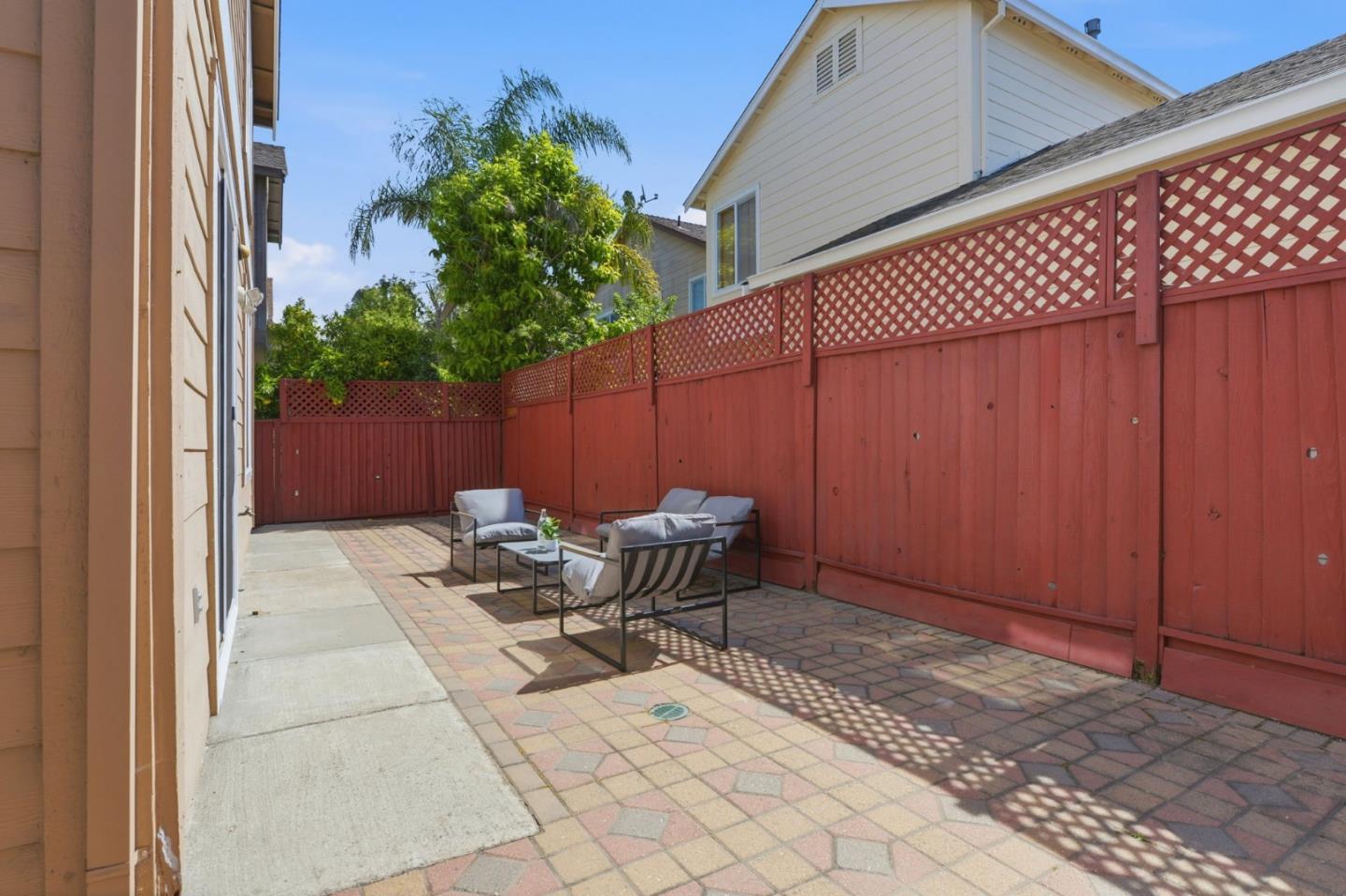 Detail Gallery Image 31 of 41 For 950 Mouton Cir, East Palo Alto,  CA 94303 - 4 Beds | 2/1 Baths