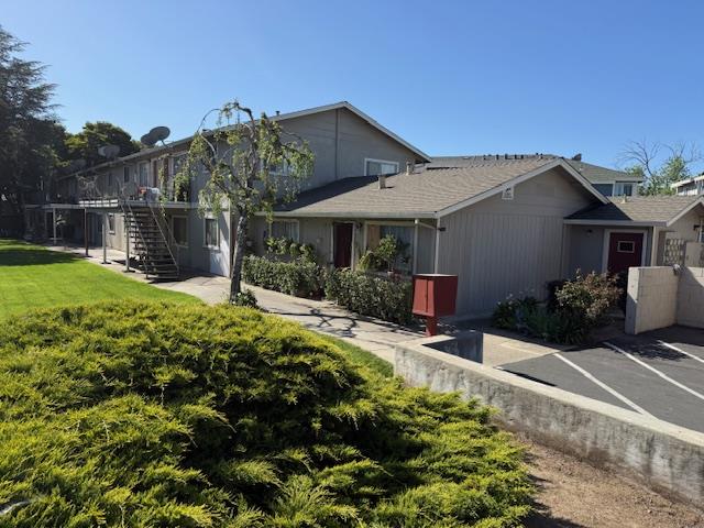 Detail Gallery Image 8 of 8 For Stoney Ct, Gilroy,  CA 95020 - – Beds | – Baths