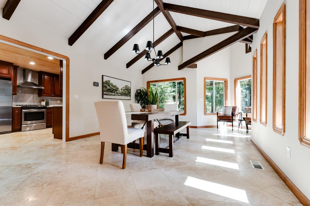 Detail Gallery Image 13 of 62 For 23535 Treeview Trl, Los Gatos,  CA 95033 - 3 Beds | 2 Baths