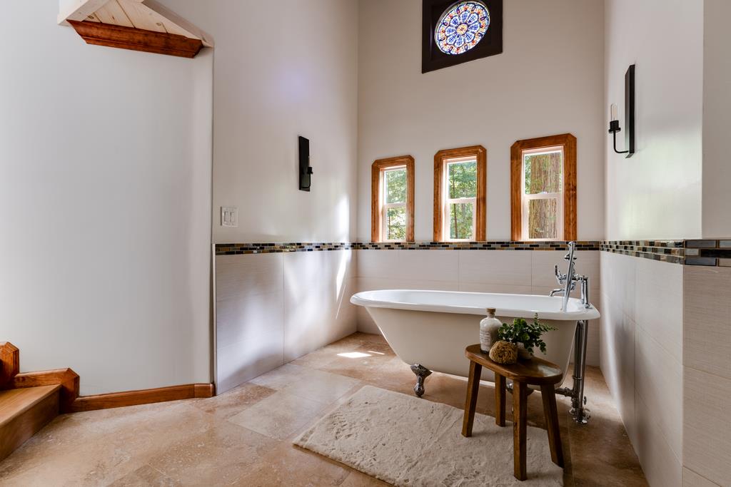 Detail Gallery Image 33 of 62 For 23535 Treeview Trl, Los Gatos,  CA 95033 - 3 Beds | 2 Baths