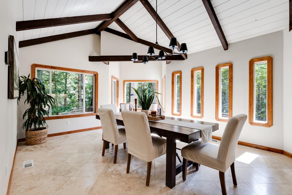 Detail Gallery Image 4 of 62 For 23535 Treeview Trl, Los Gatos,  CA 95033 - 3 Beds | 2 Baths