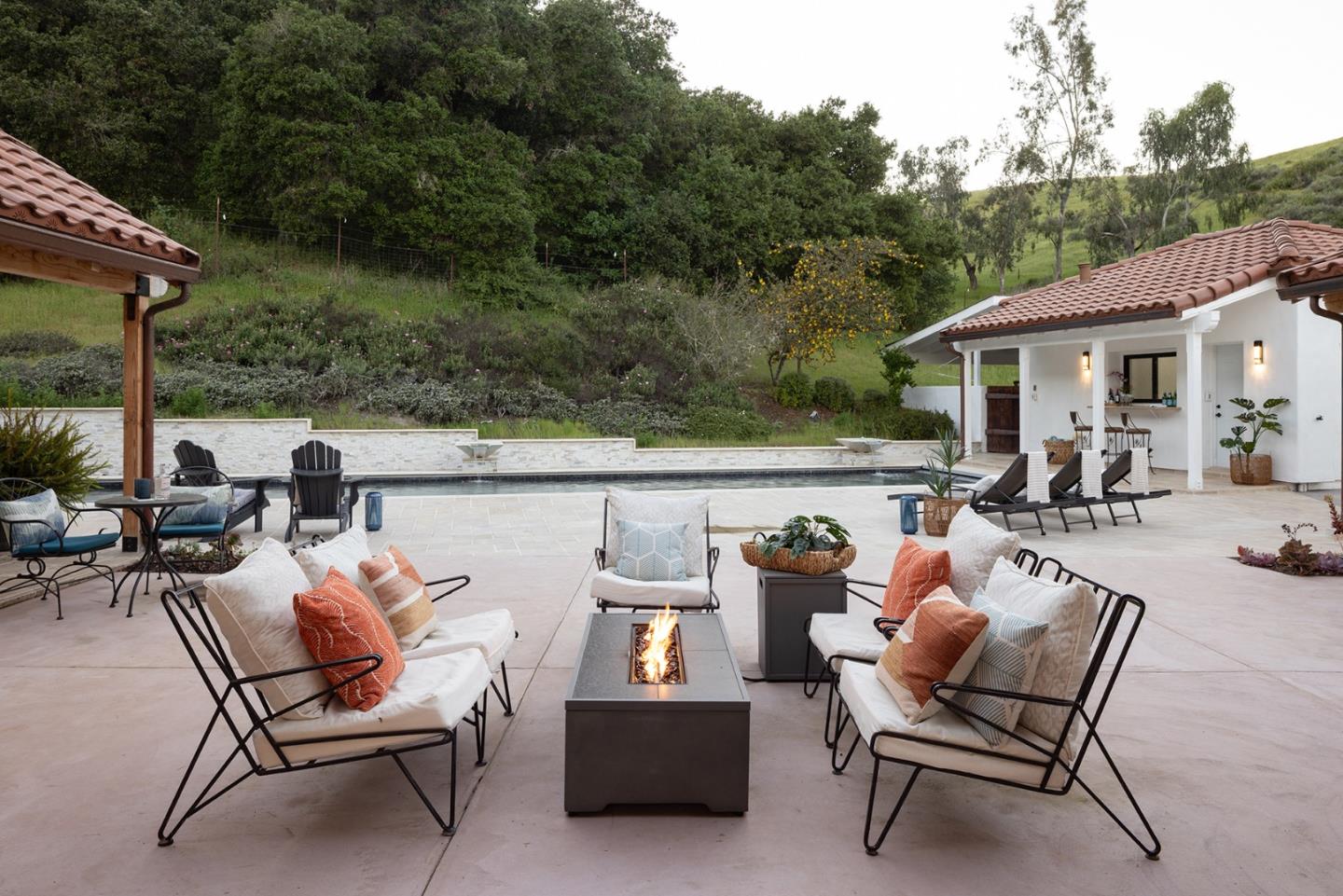 Detail Gallery Image 15 of 30 For 372 Corral De Tierra Rd, Corral De Tierra,  CA 93908 - 4 Beds | 4/1 Baths