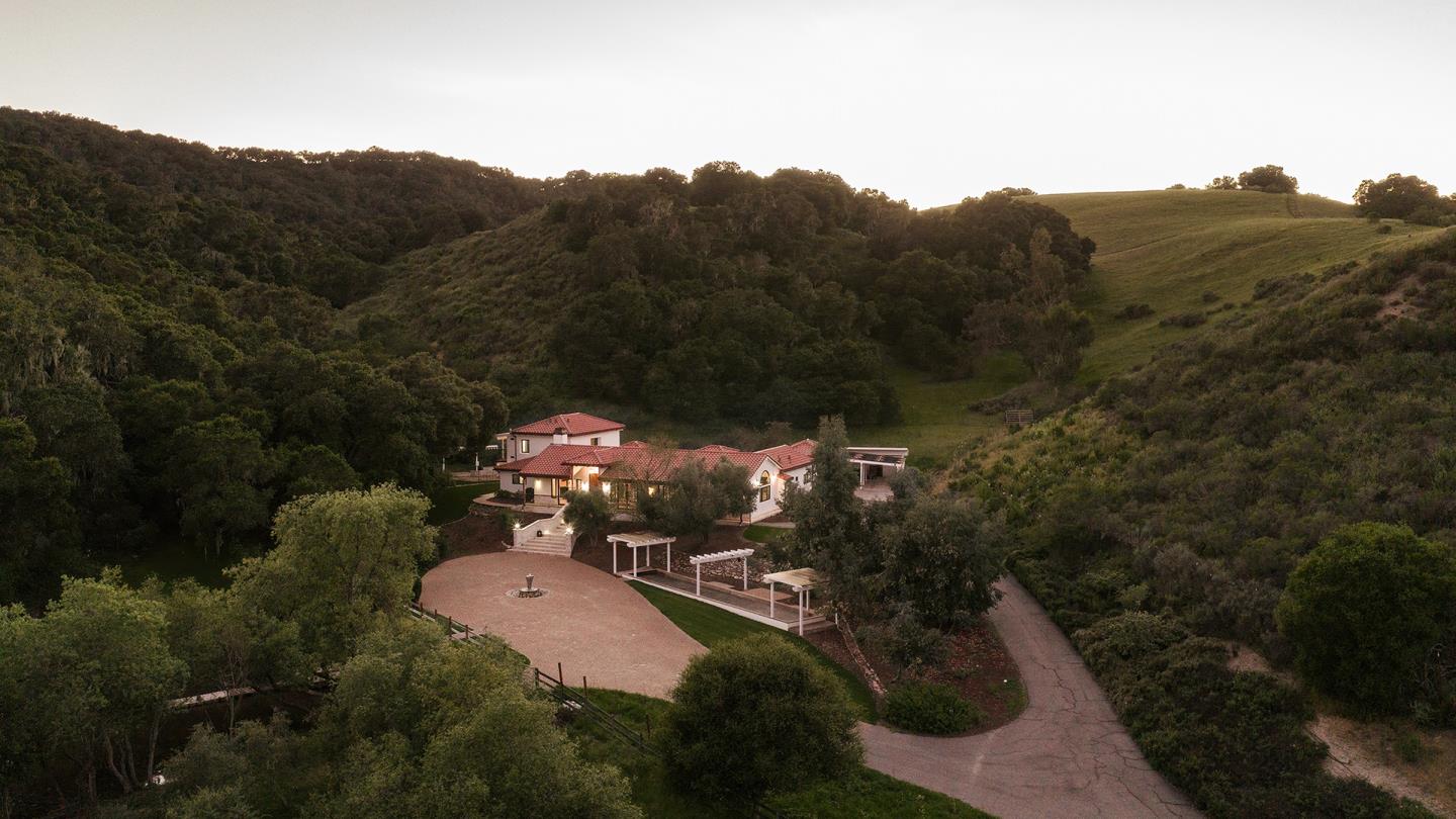 Detail Gallery Image 4 of 30 For 372 Corral De Tierra Rd, Corral De Tierra,  CA 93908 - 4 Beds | 4/1 Baths