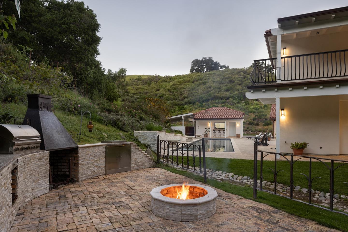 Detail Gallery Image 7 of 30 For 372 Corral De Tierra Rd, Corral De Tierra,  CA 93908 - 4 Beds | 4/1 Baths