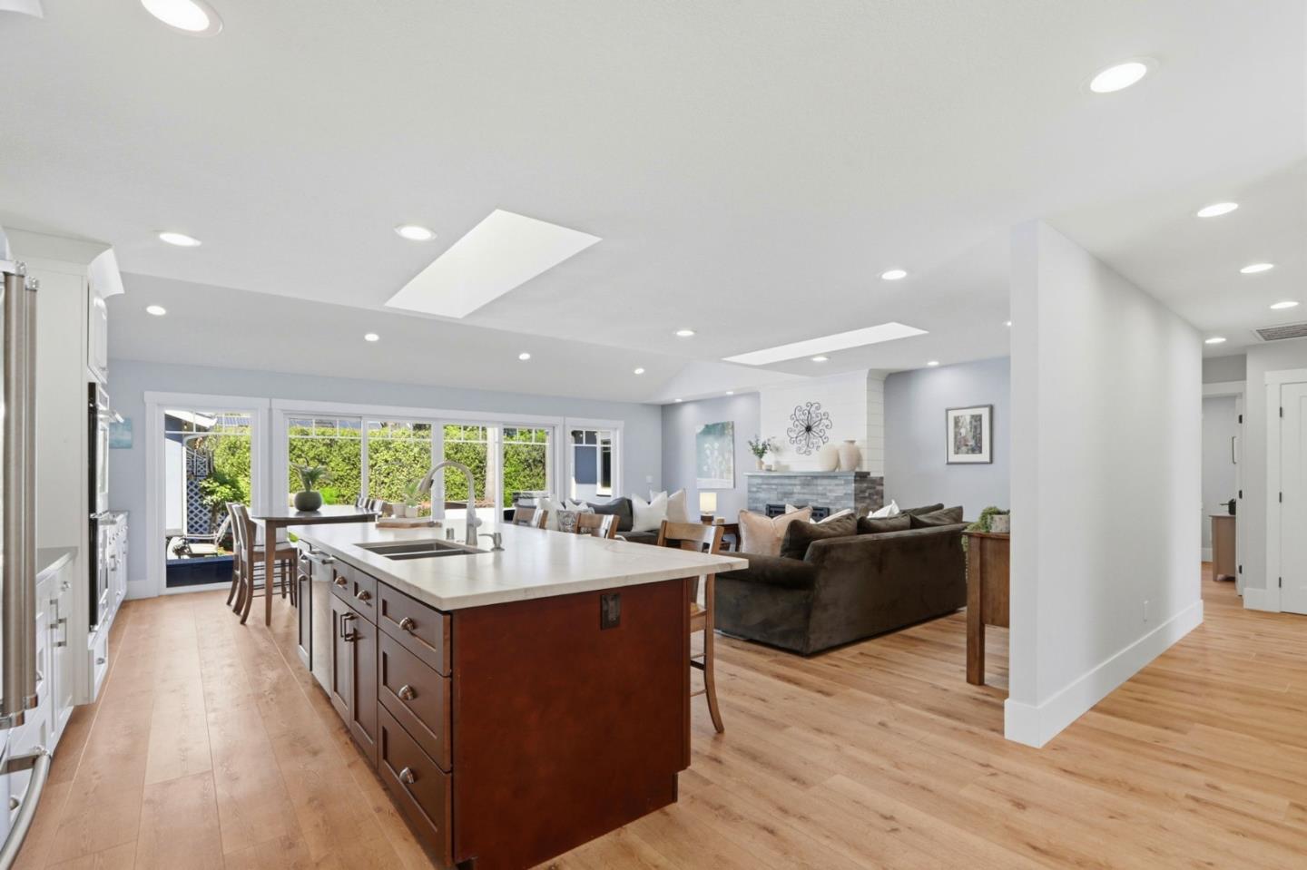 Detail Gallery Image 11 of 106 For 14785 Nelson Way, San Jose,  CA 95124 - 4 Beds | 2/1 Baths