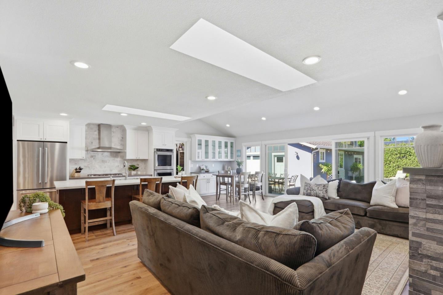 Detail Gallery Image 18 of 106 For 14785 Nelson Way, San Jose,  CA 95124 - 4 Beds | 2/1 Baths