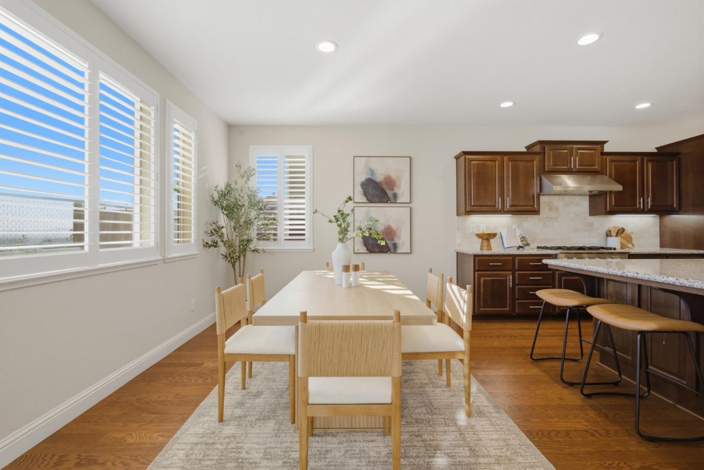 Detail Gallery Image 10 of 45 For 28731 Vista Grande Dr, Hayward,  CA 94544 - 5 Beds | 3 Baths