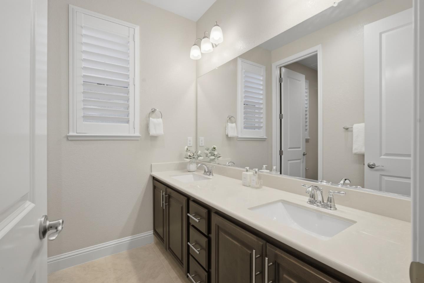 Detail Gallery Image 20 of 45 For 28731 Vista Grande Dr, Hayward,  CA 94544 - 5 Beds | 3 Baths