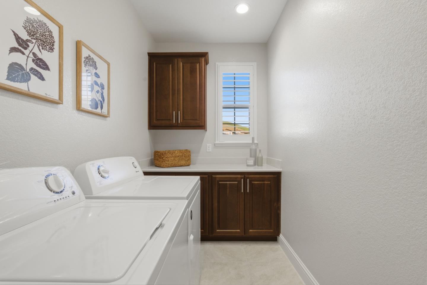 Detail Gallery Image 22 of 45 For 28731 Vista Grande Dr, Hayward,  CA 94544 - 5 Beds | 3 Baths