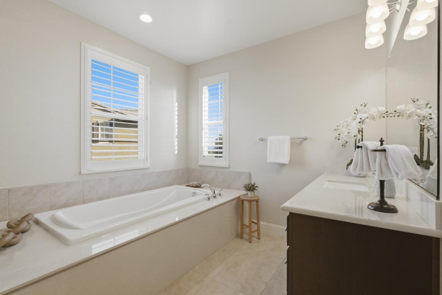 Detail Gallery Image 26 of 45 For 28731 Vista Grande Dr, Hayward,  CA 94544 - 5 Beds | 3 Baths