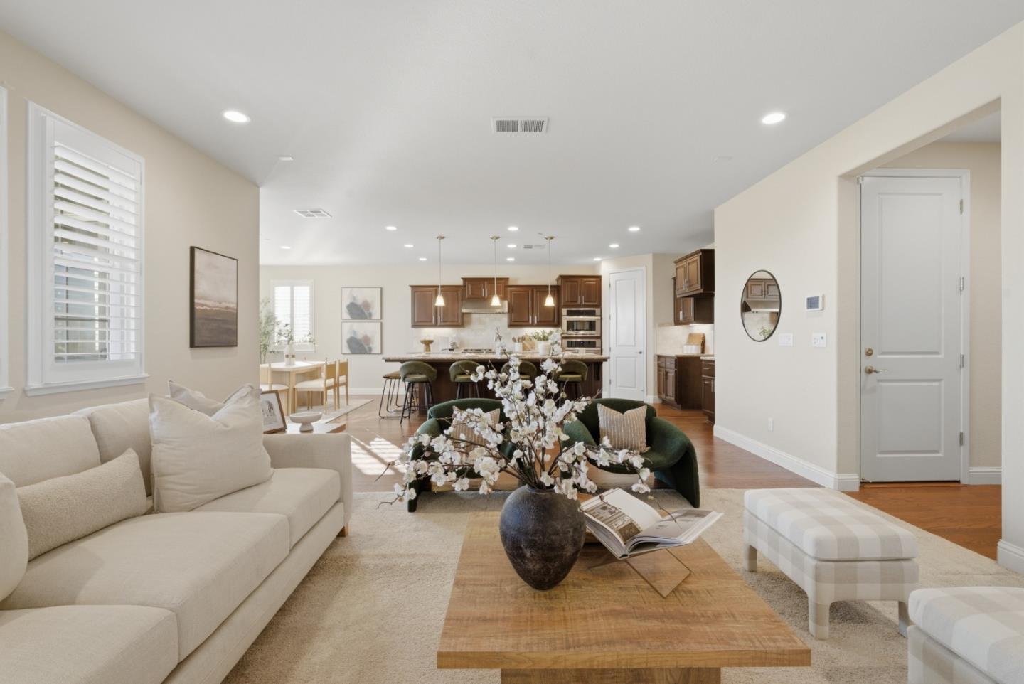 Detail Gallery Image 5 of 45 For 28731 Vista Grande Dr, Hayward,  CA 94544 - 5 Beds | 3 Baths