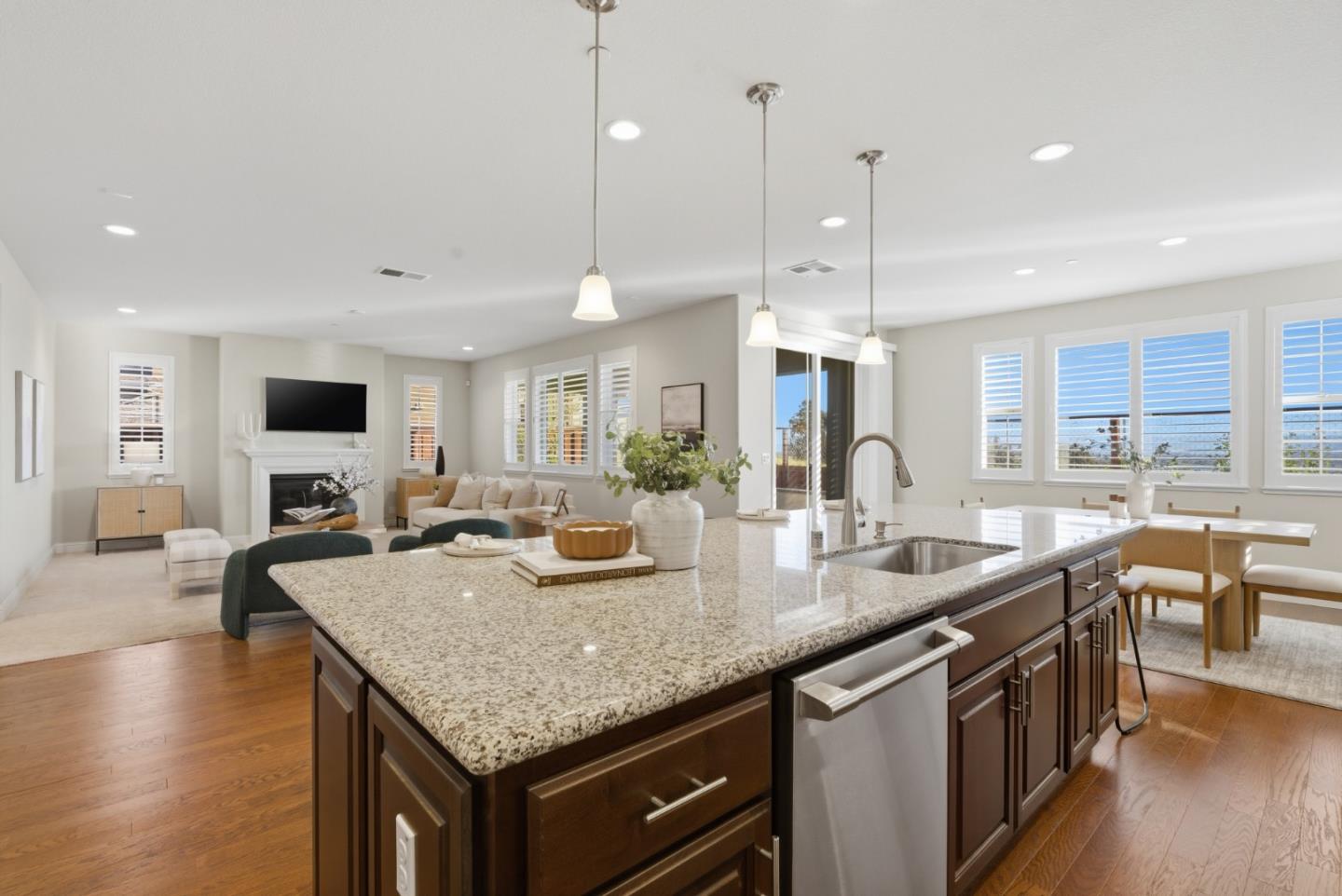 Detail Gallery Image 9 of 45 For 28731 Vista Grande Dr, Hayward,  CA 94544 - 5 Beds | 3 Baths