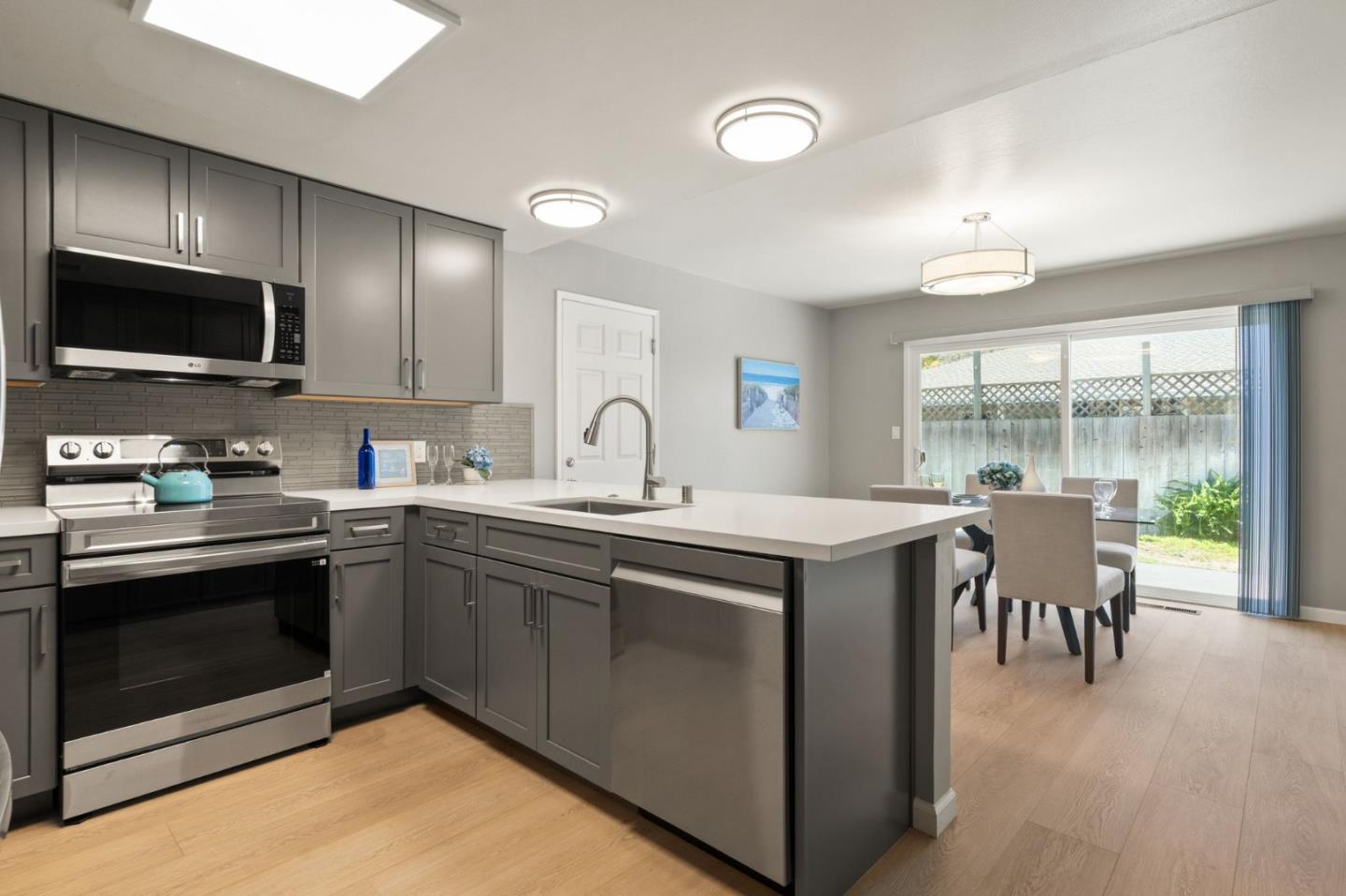 Detail Gallery Image 13 of 30 For 1115-1117 Topaz Ave, San Jose,  CA 95117 - – Beds | – Baths