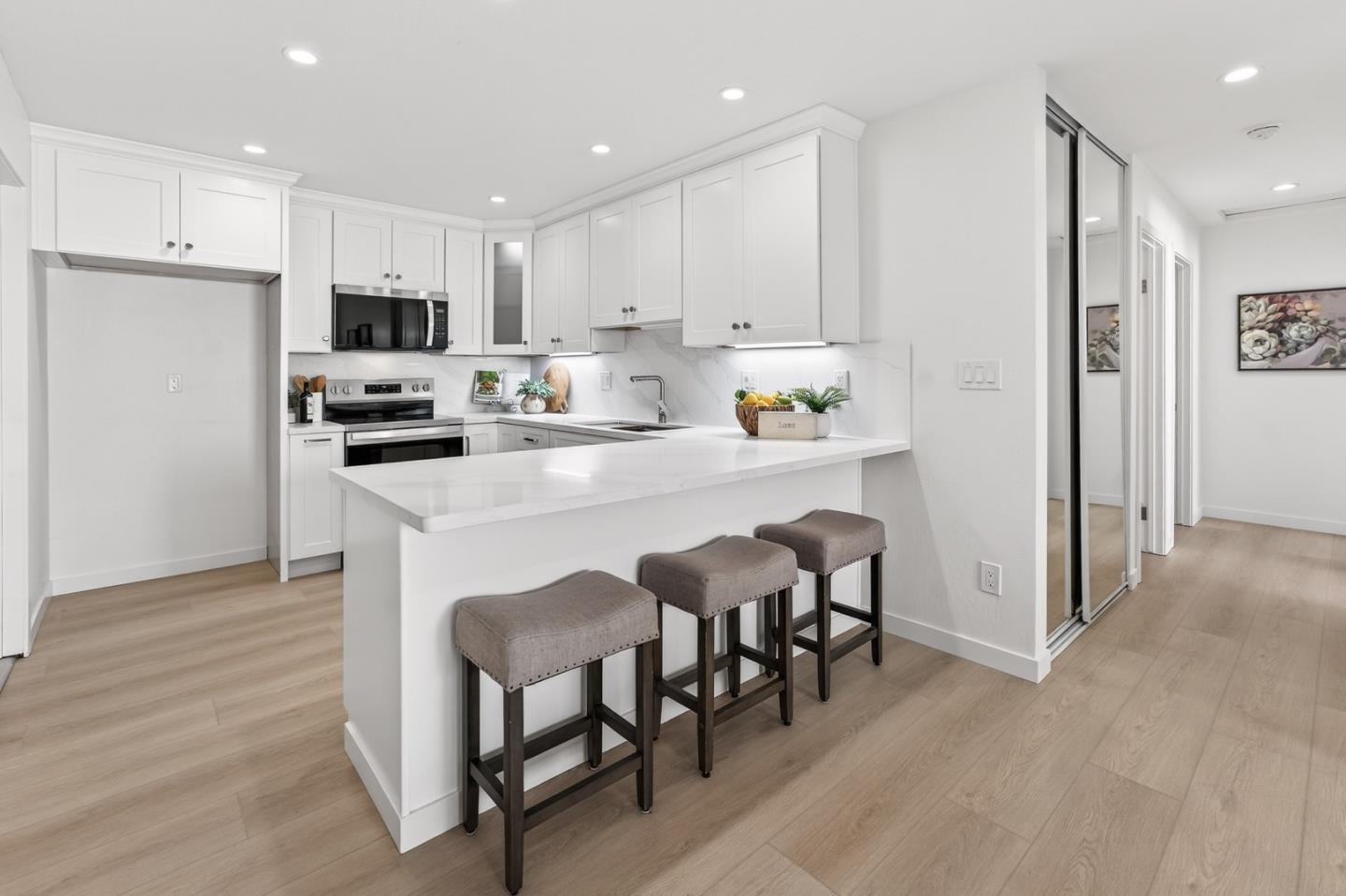 Detail Gallery Image 13 of 27 For 1973 Luby Dr, San Jose,  CA 95133 - 3 Beds | 2 Baths