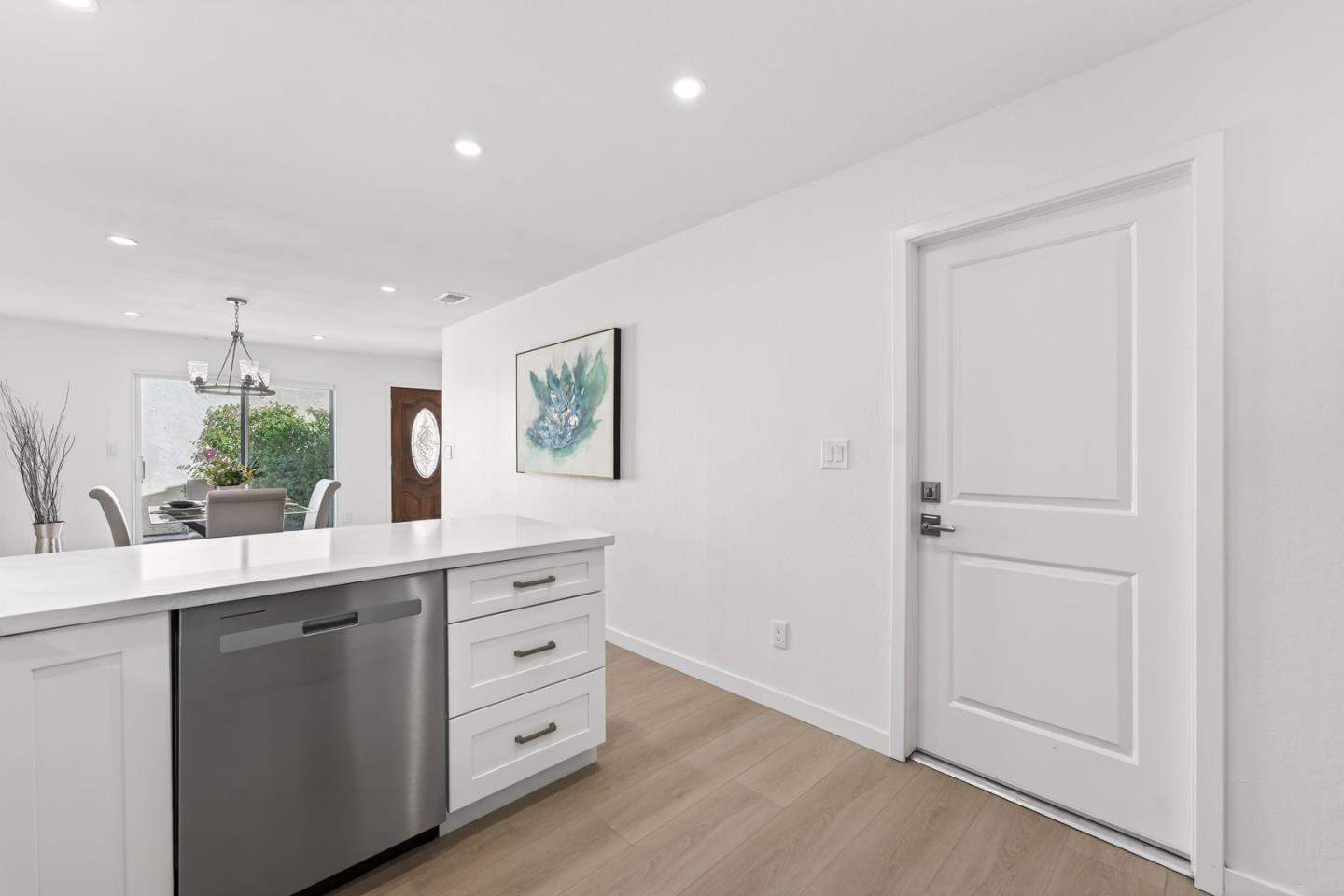 Detail Gallery Image 14 of 27 For 1973 Luby Dr, San Jose,  CA 95133 - 3 Beds | 2 Baths